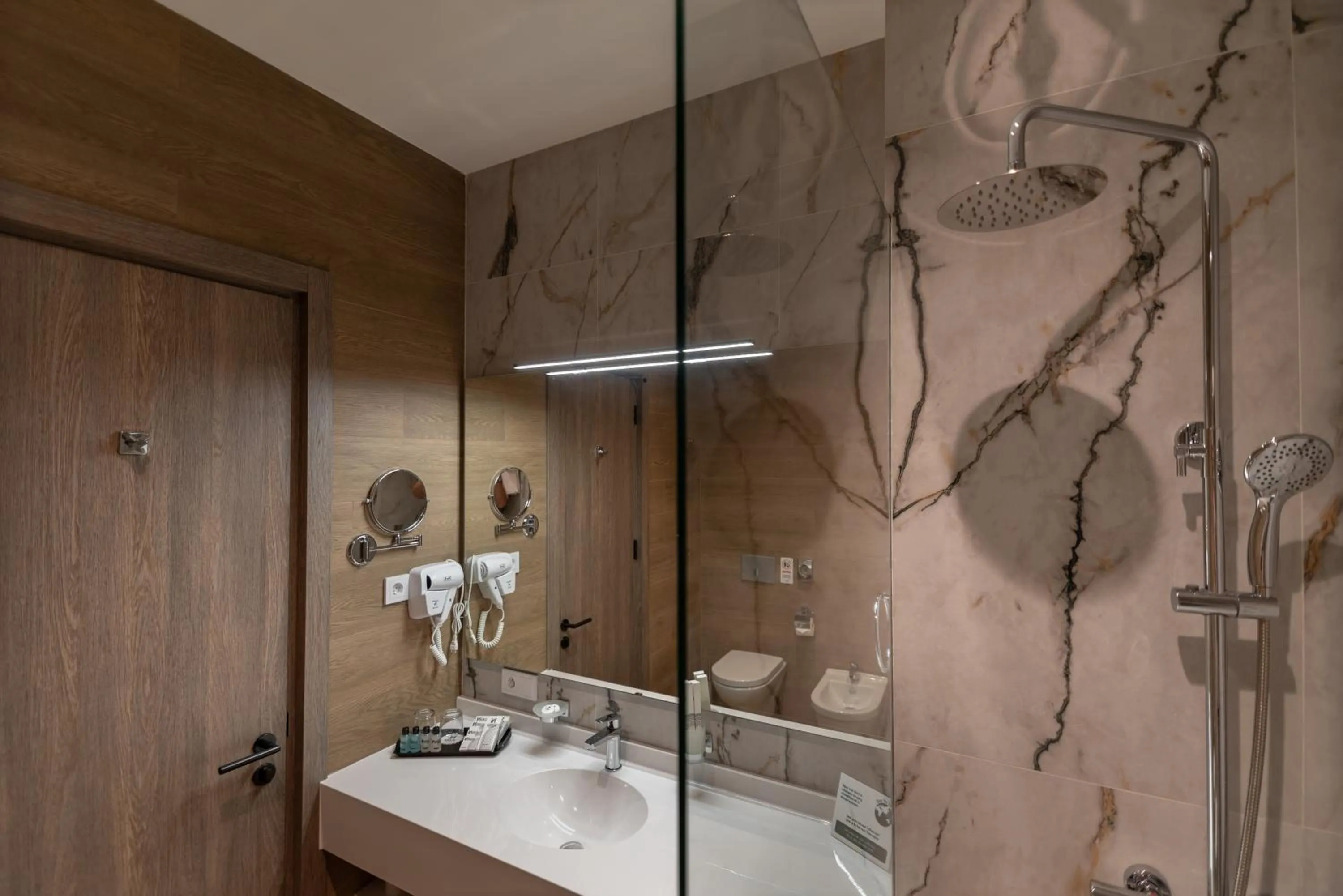 Shower in Hayasa Hotel Yerevan