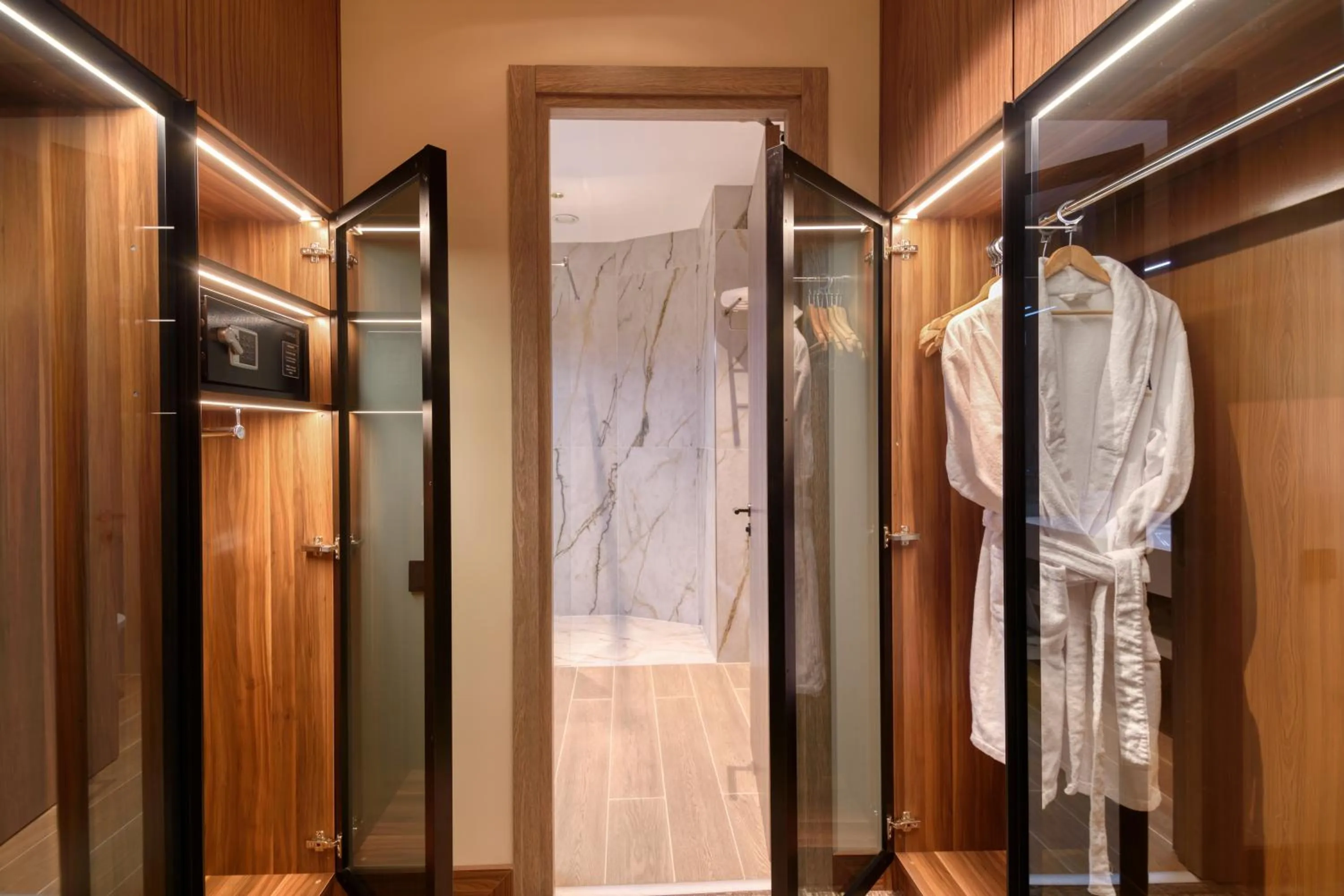 Shower in Hayasa Hotel Yerevan