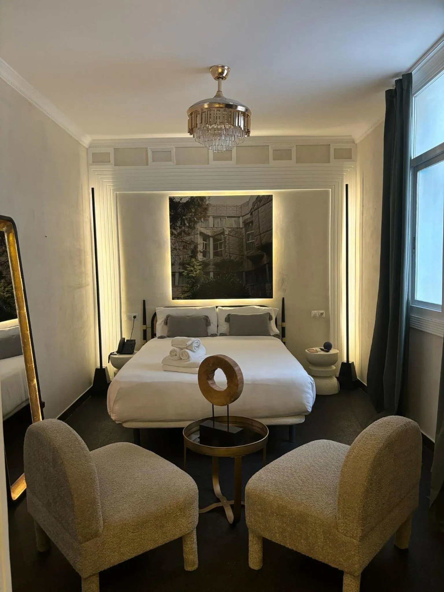 Living room, Bed in Abalú Design Boutique Hotel Gran Via