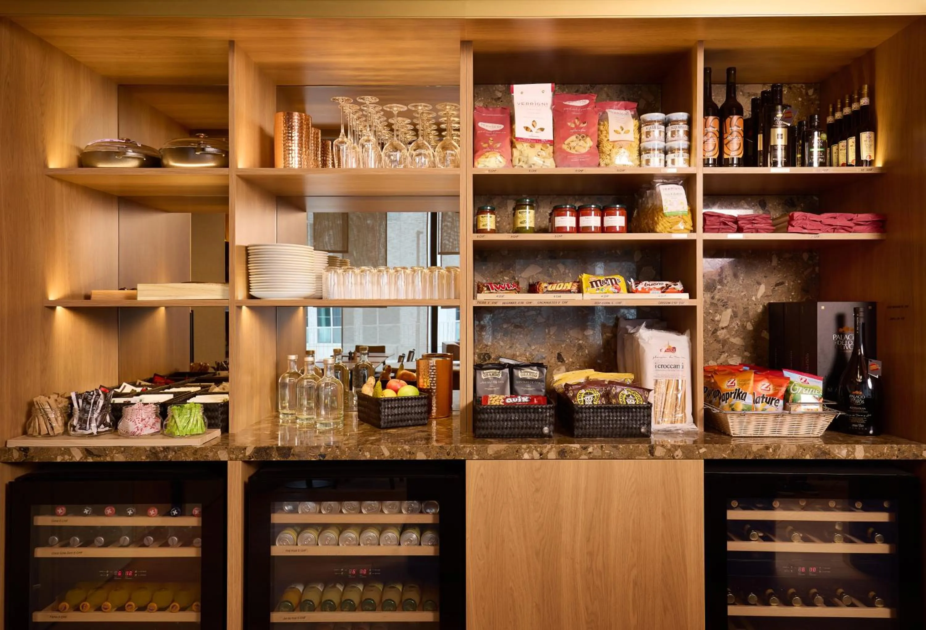 Coffee/tea facilities in Adina Apartment Hotel Geneva