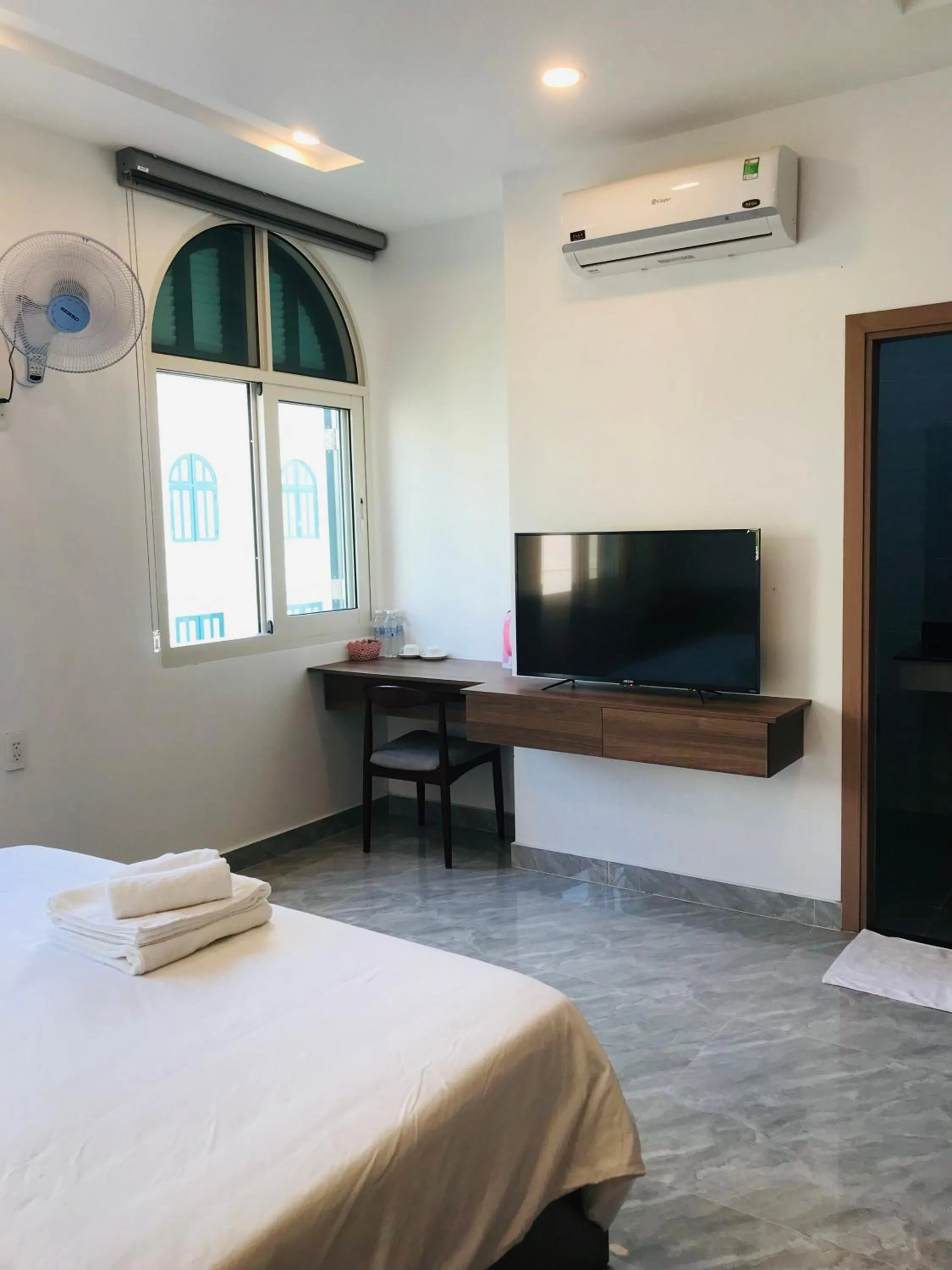 TV and multimedia, Bed in Kalia Hotel