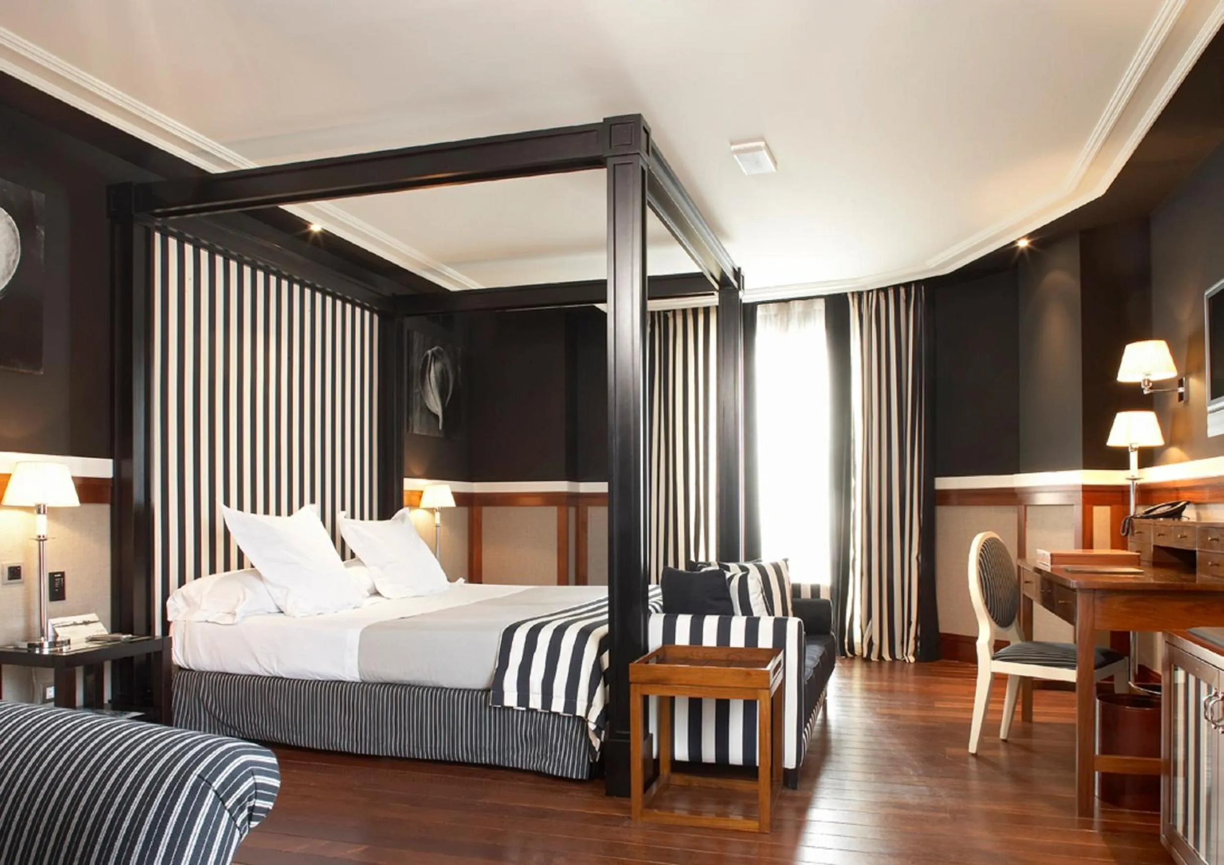 Bedroom, Bed in Hotel 1898