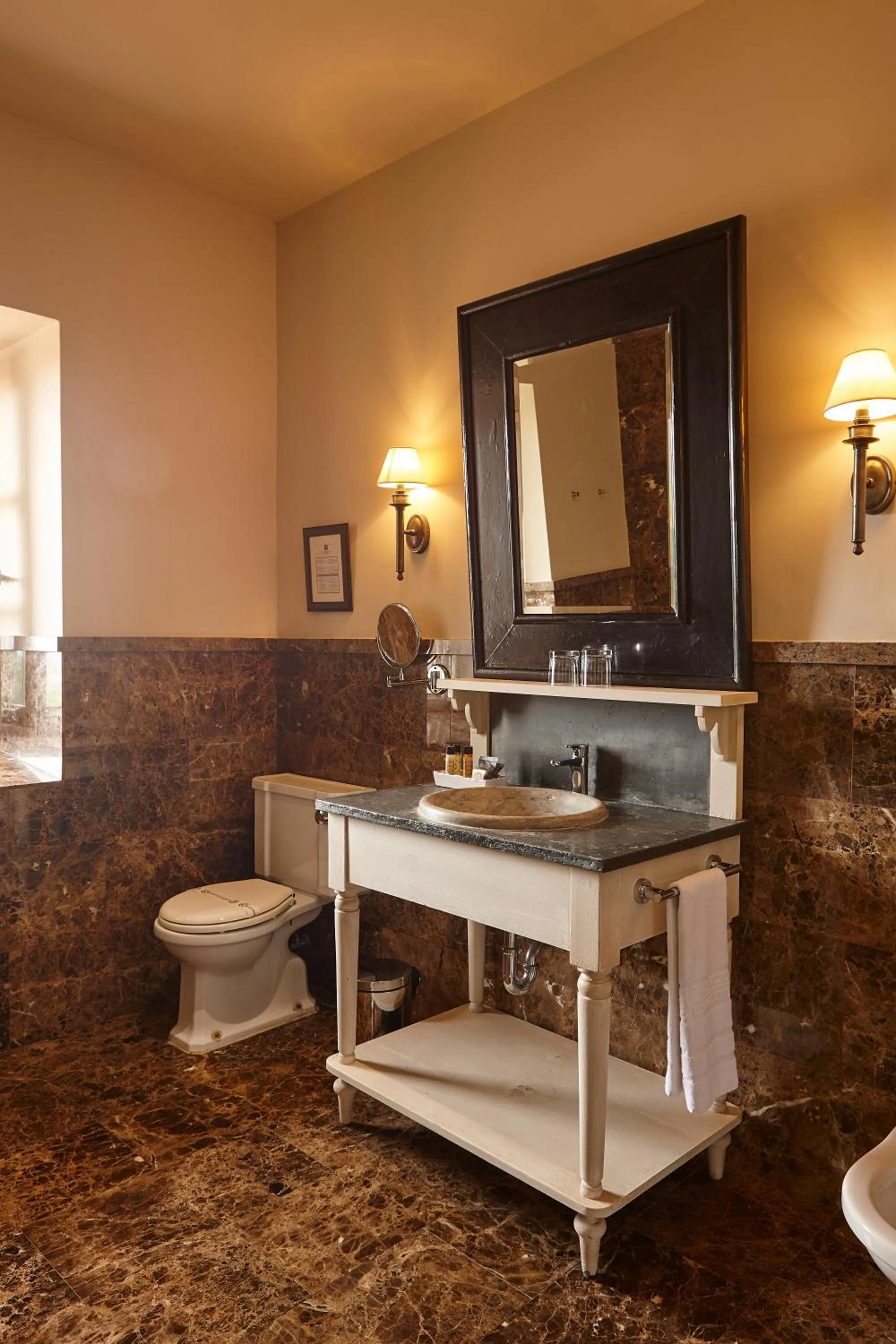 Bathroom in Hotel Palacio Urgoiti