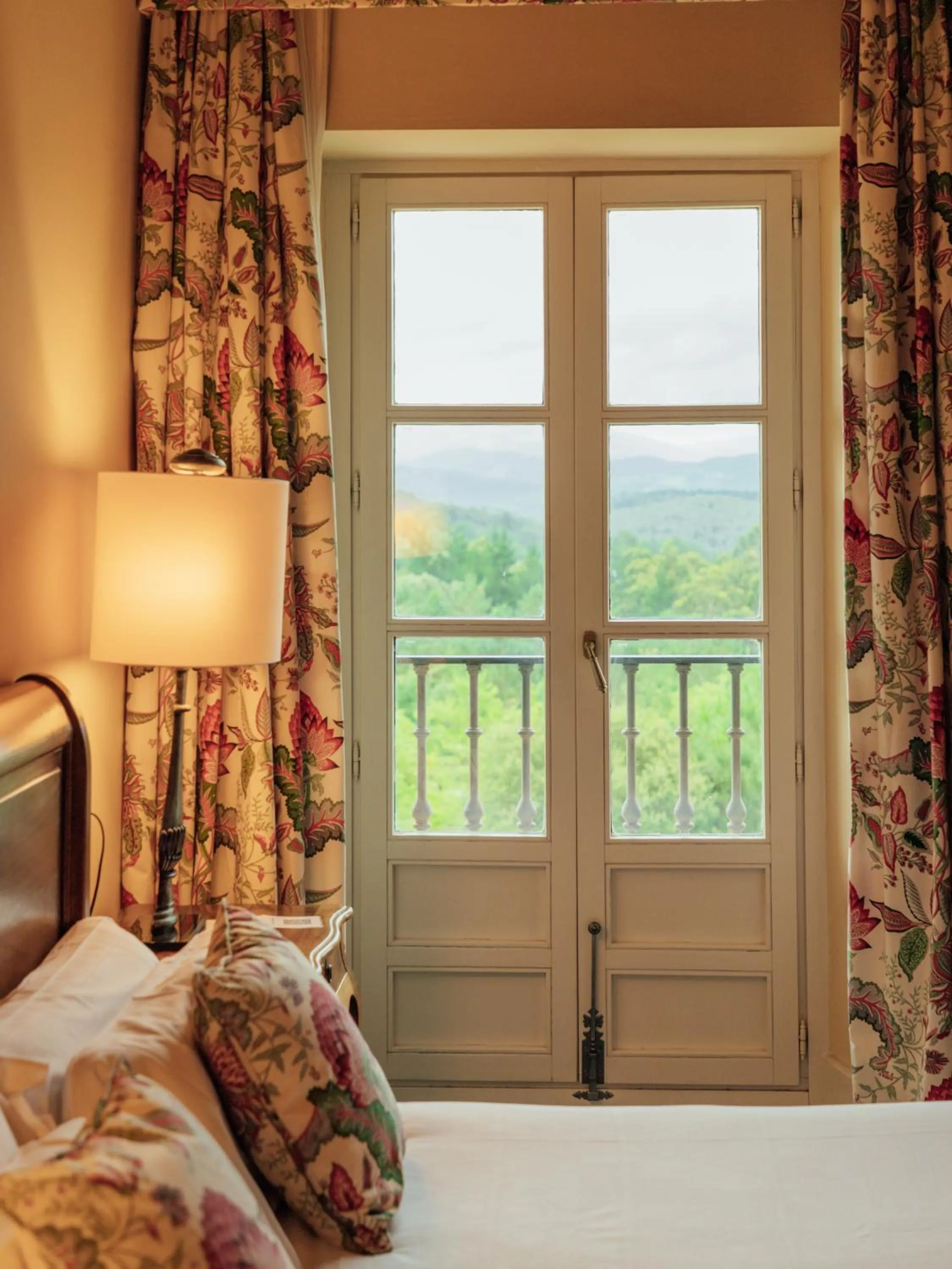 Natural landscape, Bed in Hotel Palacio Urgoiti
