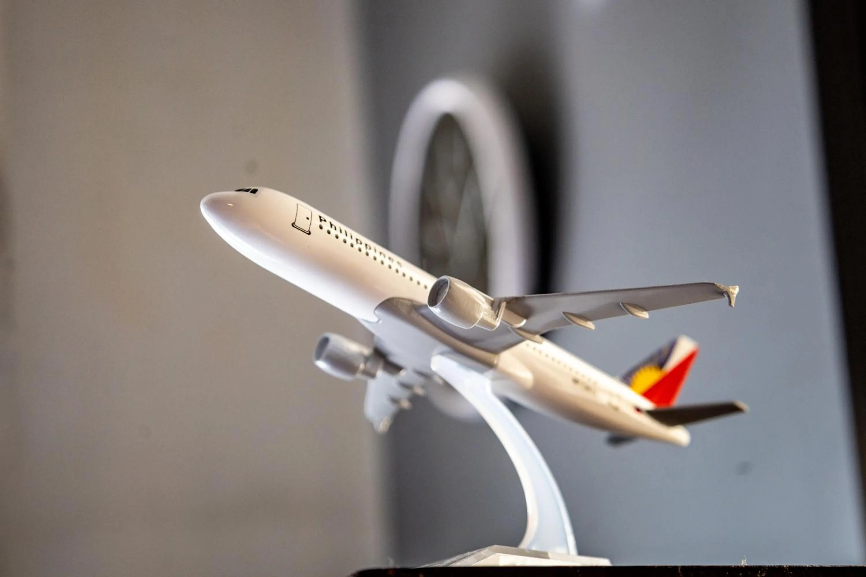 hair dresser in Spacious Penthouse Near NAIA with 24-7 Convenience