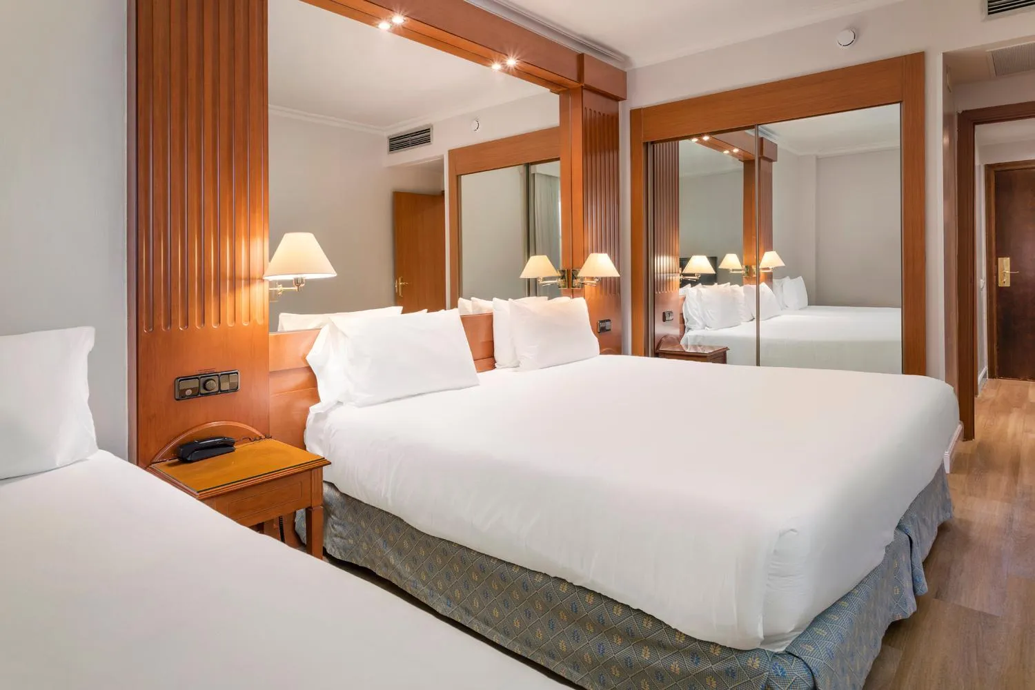 Bedroom, Bed in Exe Sevilla Macarena