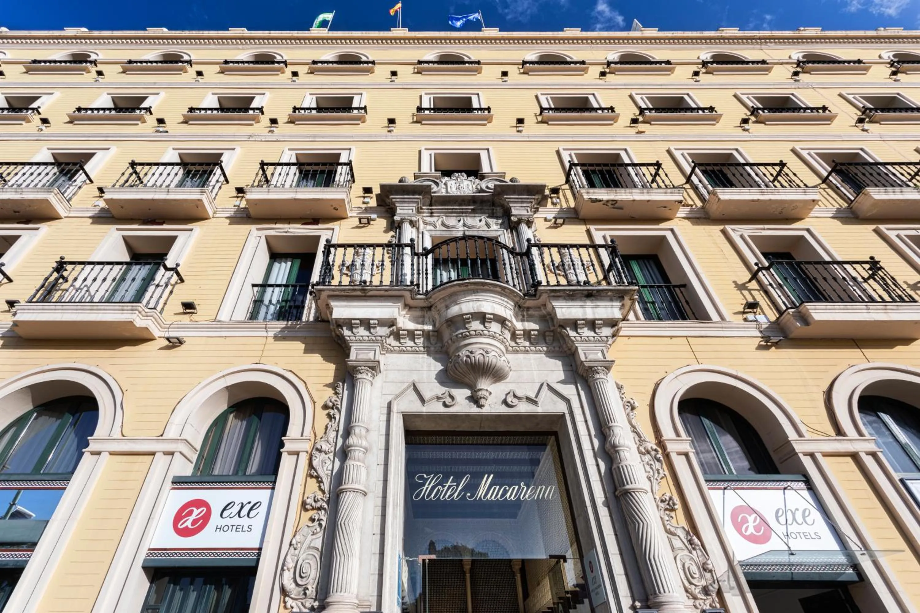 Facade/entrance in Exe Sevilla Macarena
