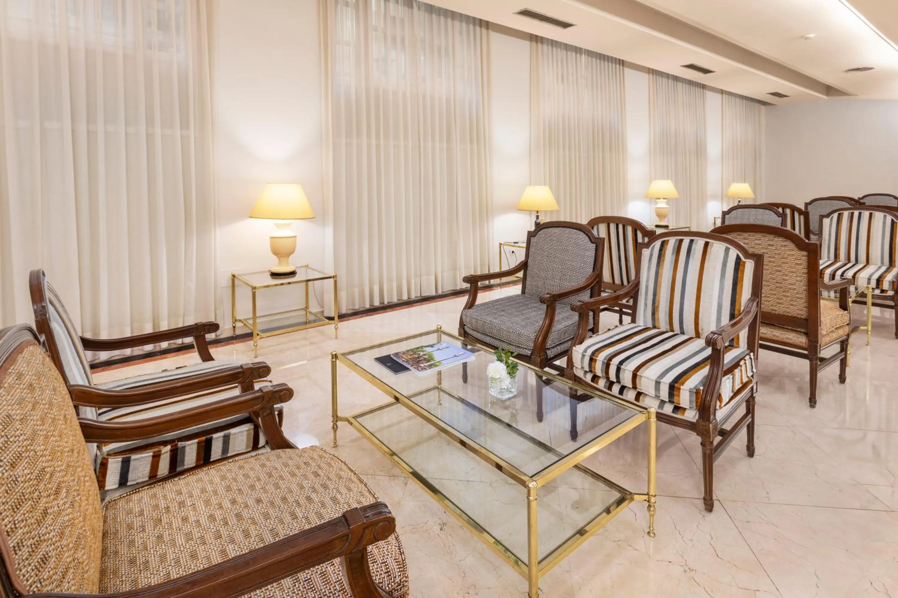 Living room in Exe Sevilla Macarena