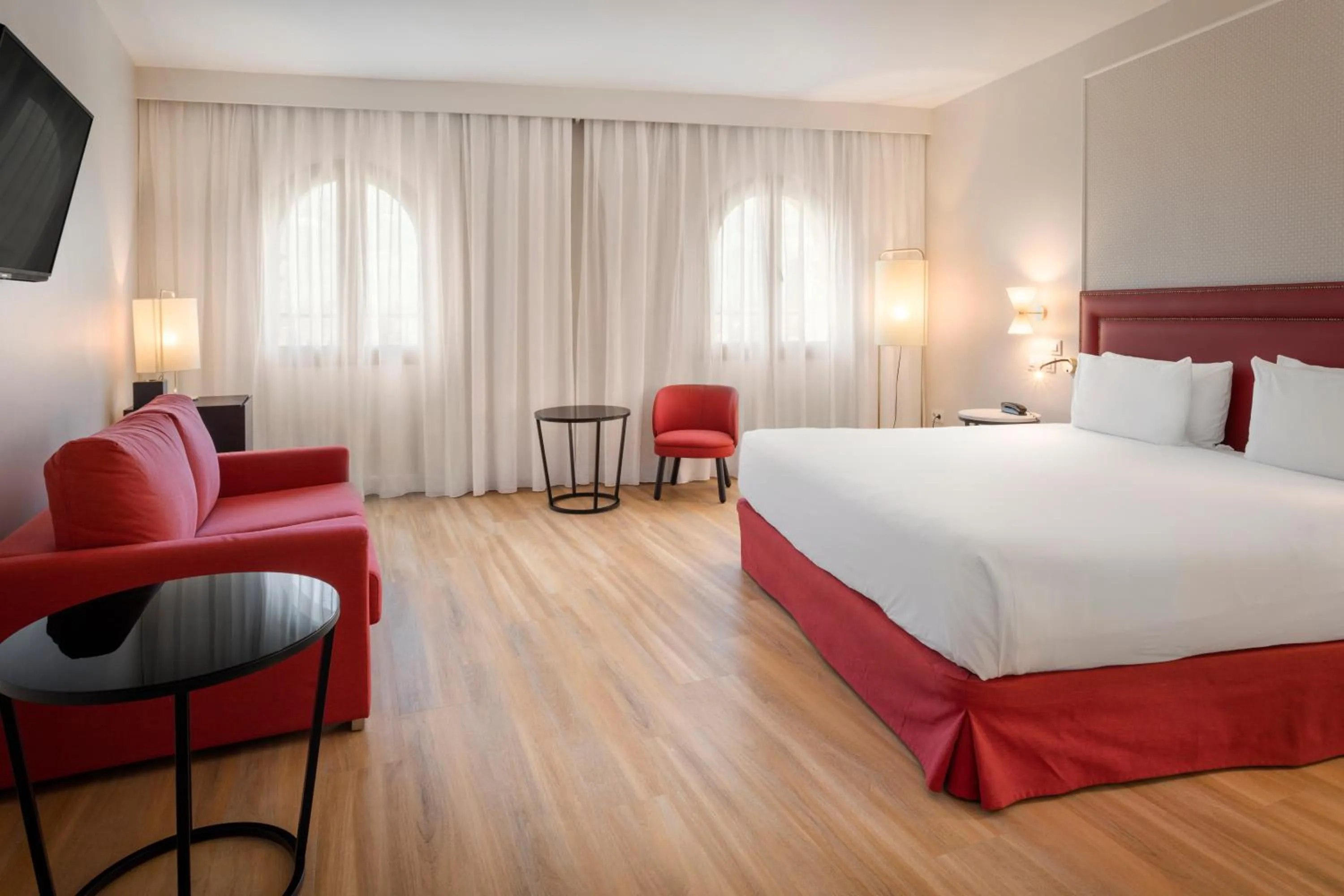 Photo of the whole room, Bed in Exe Sevilla Macarena