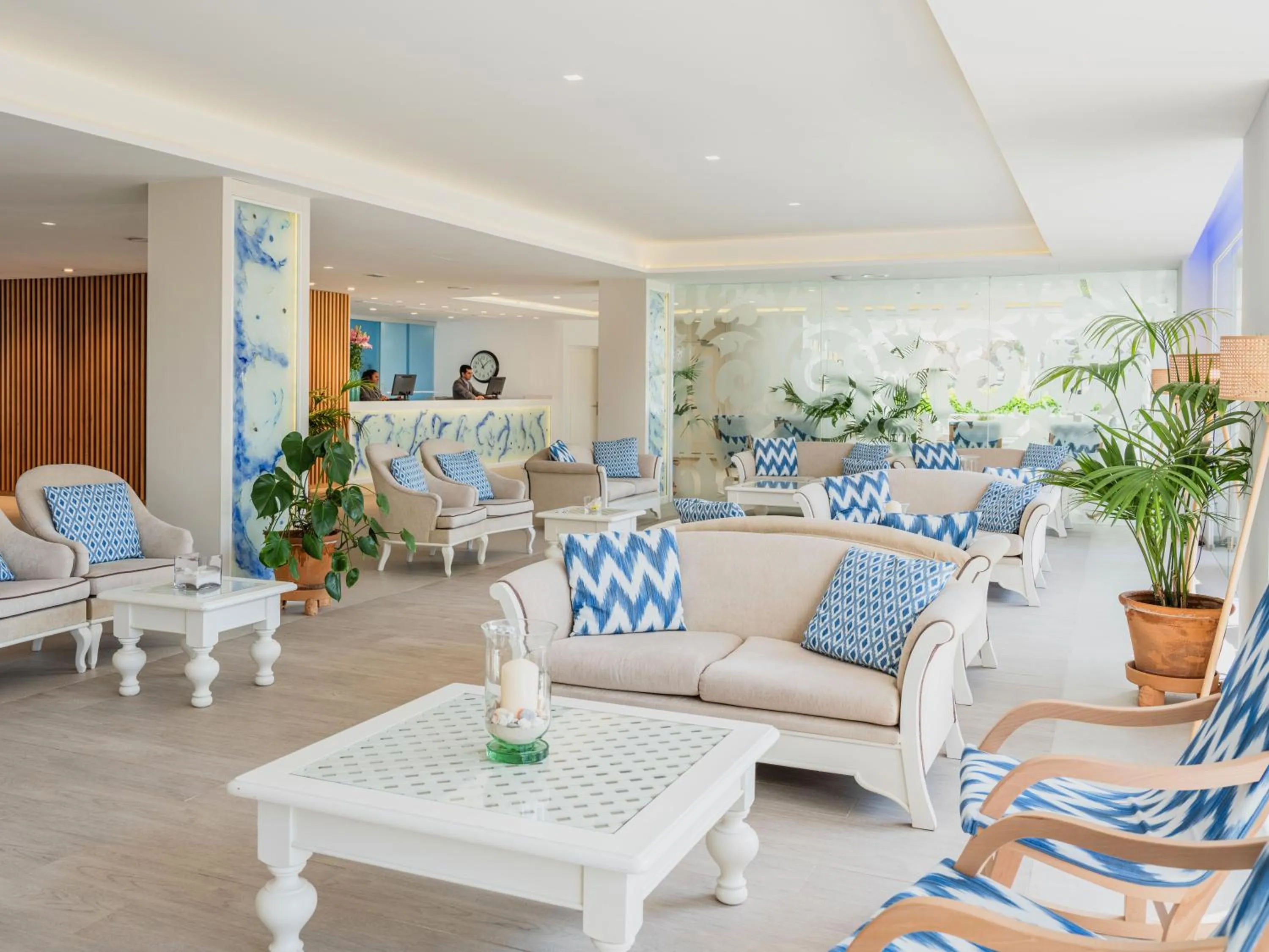 Lobby or reception in Grupotel Maritimo
