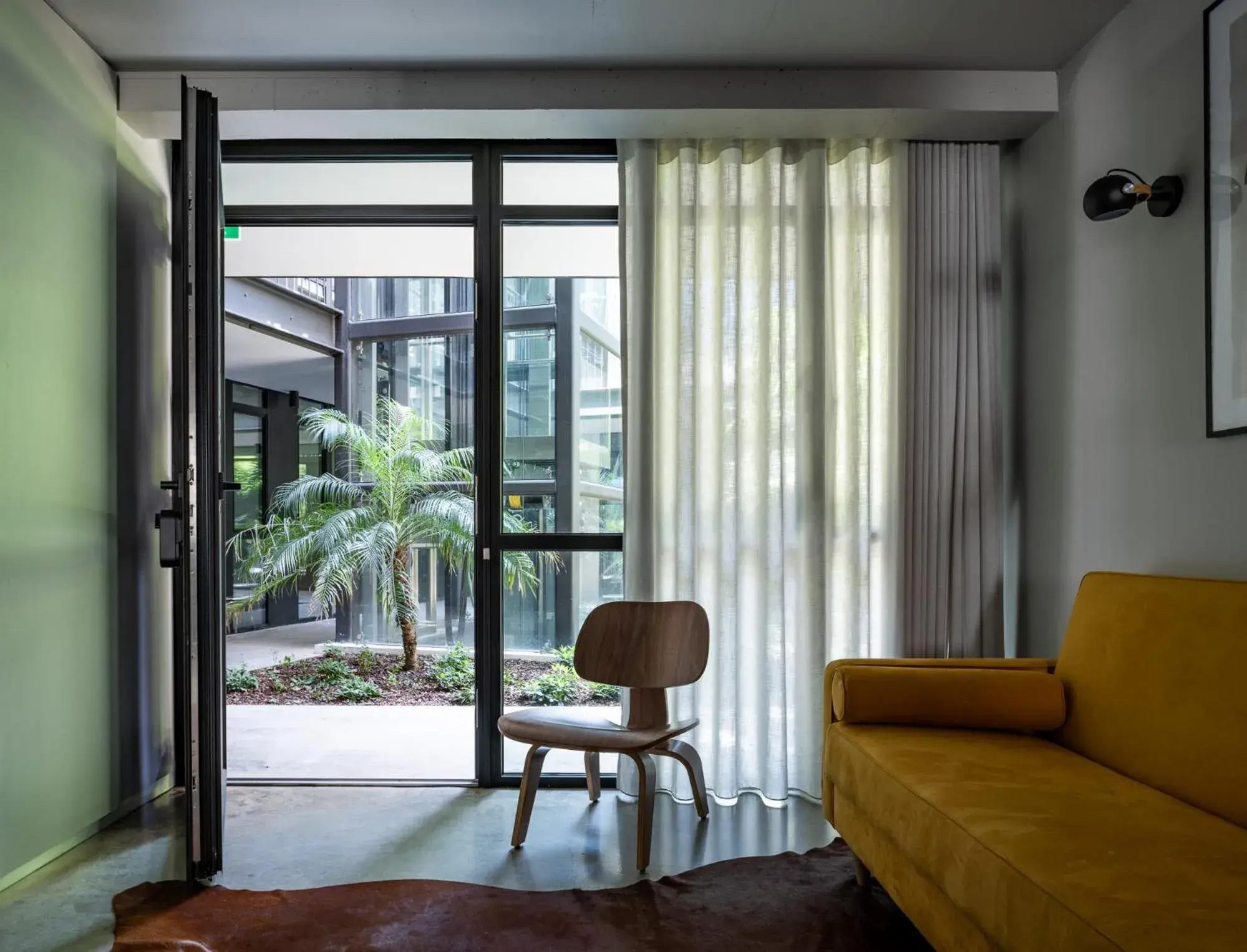 Superior Studio in Lisbon Five Stars Alcântara Lofts Superior Studio in Lisbon Five Stars Alcântara Lofts