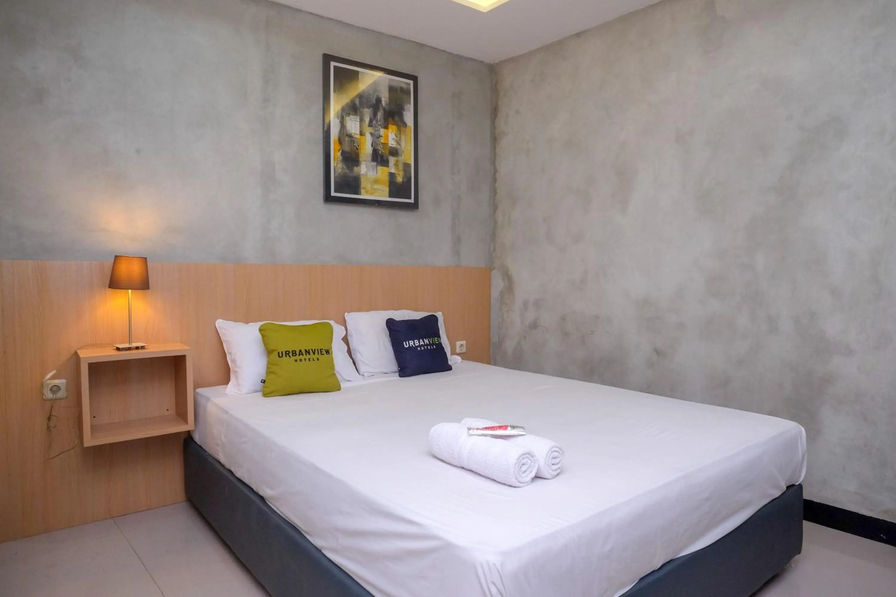 Bedroom, Bed in Urbanview Hotel Syariah Artamara Tegal by RedDoorz