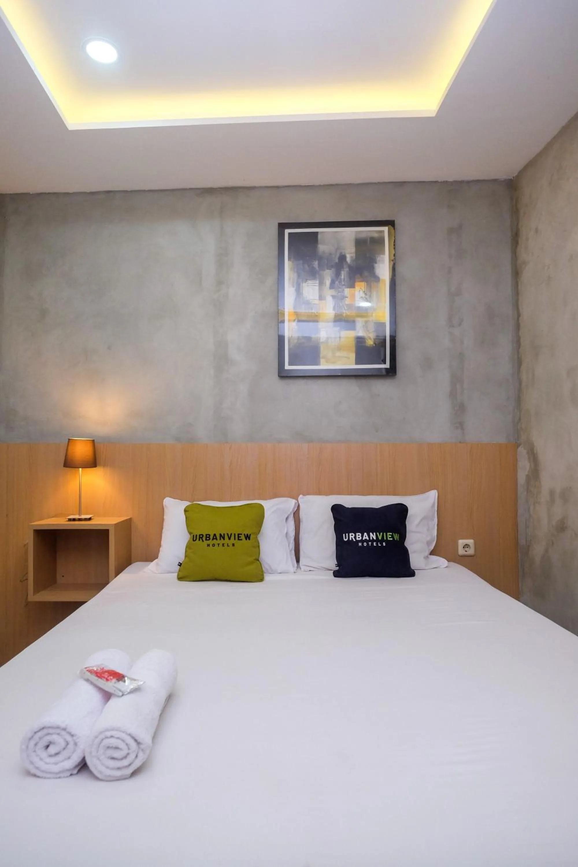 Bedroom, Bed in Urbanview Hotel Syariah Artamara Tegal by RedDoorz