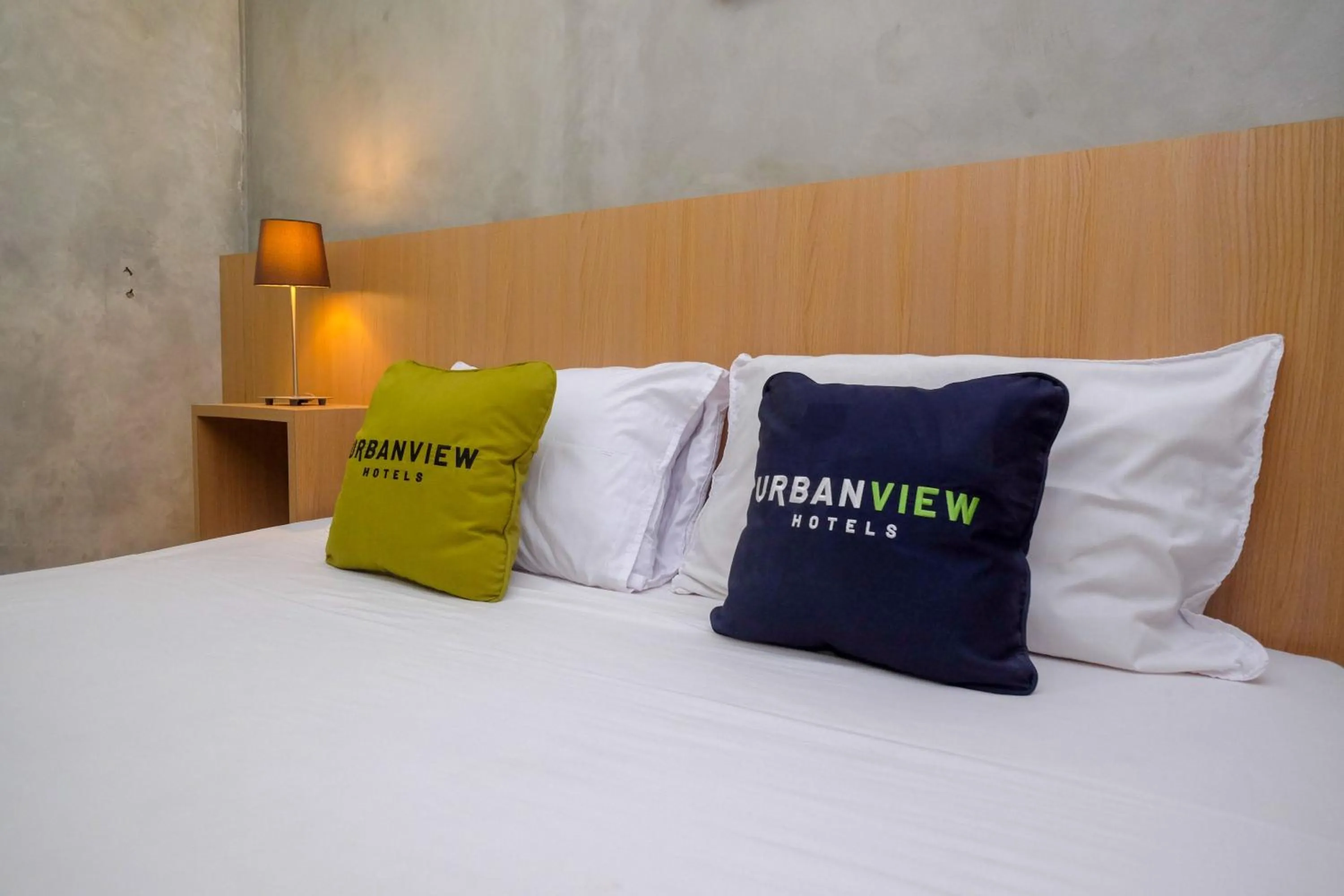 Bedroom, Bed in Urbanview Hotel Syariah Artamara Tegal by RedDoorz