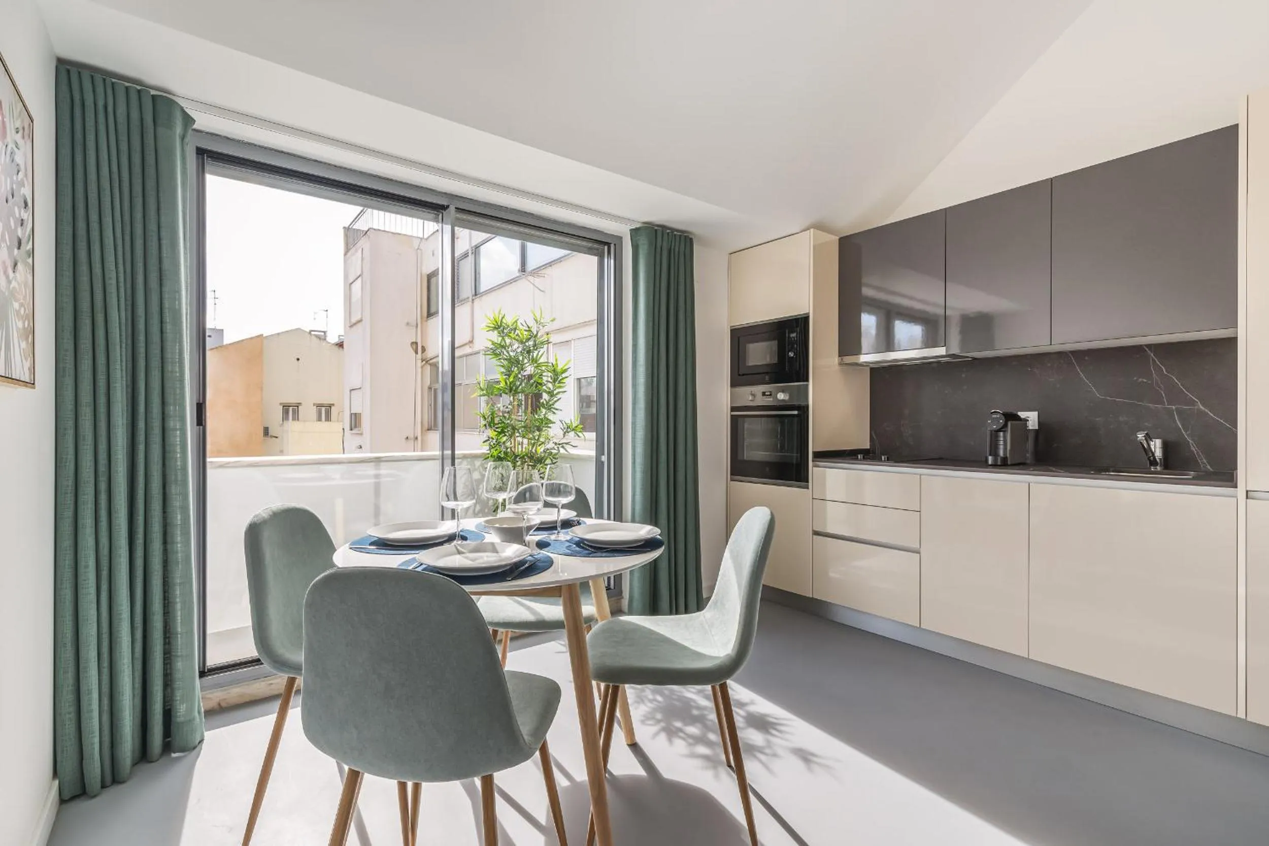 Kitchen or kitchenette in Succeed Campo Pequeno Apartments
