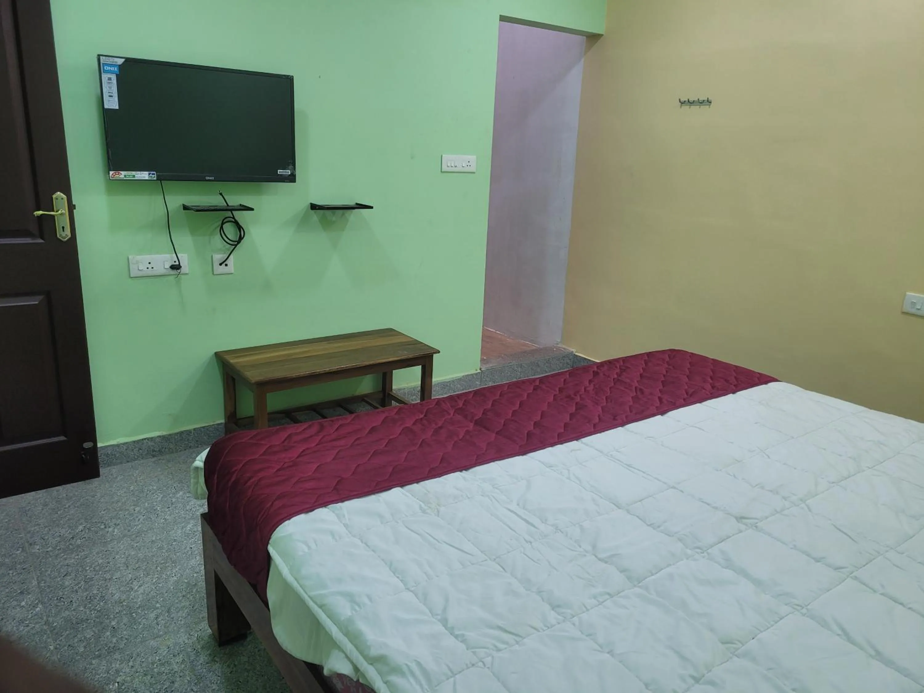 Bed in French Park Inn