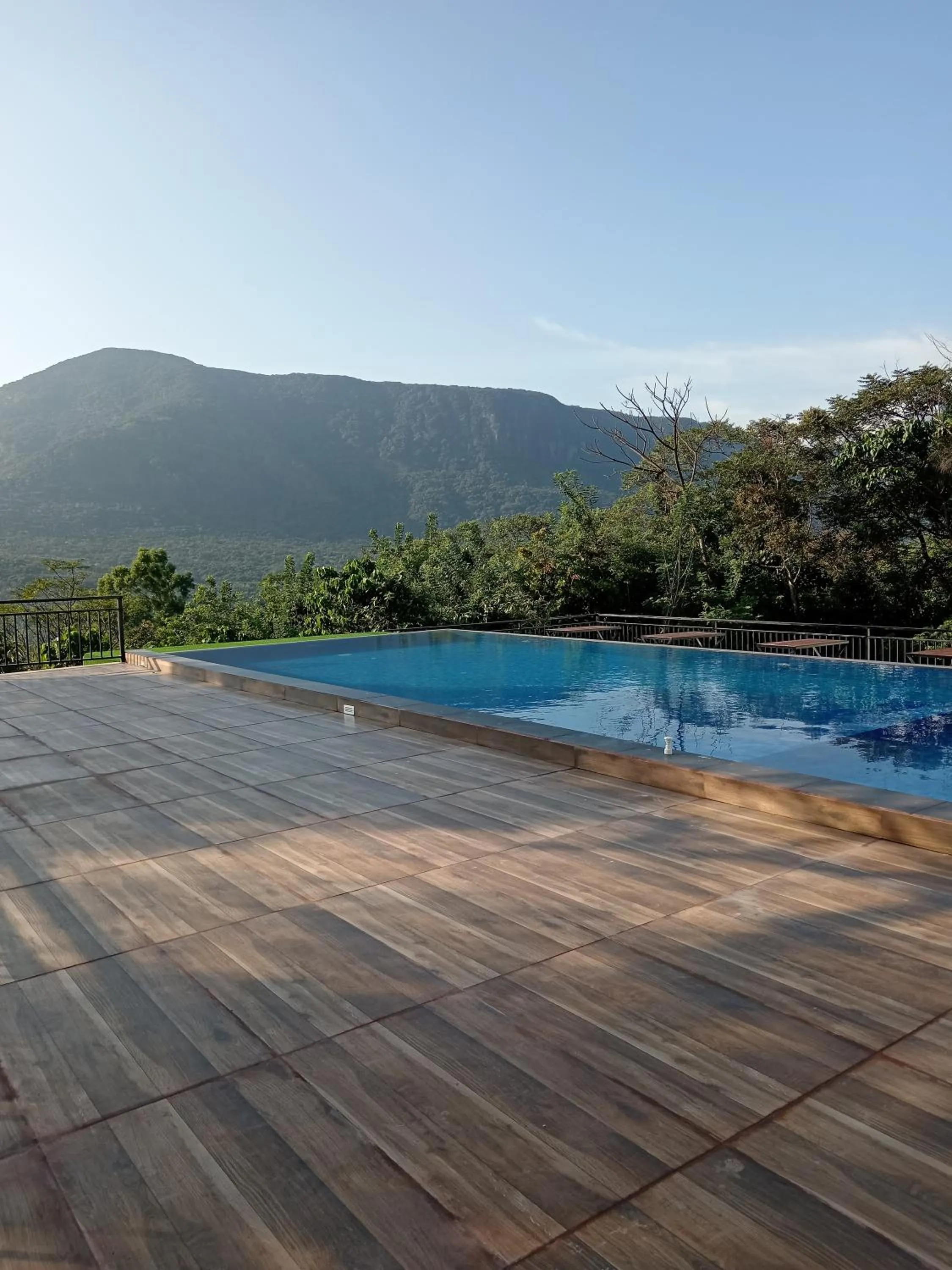 Swimming pool in CRYSTAL RIVERSTON DECK