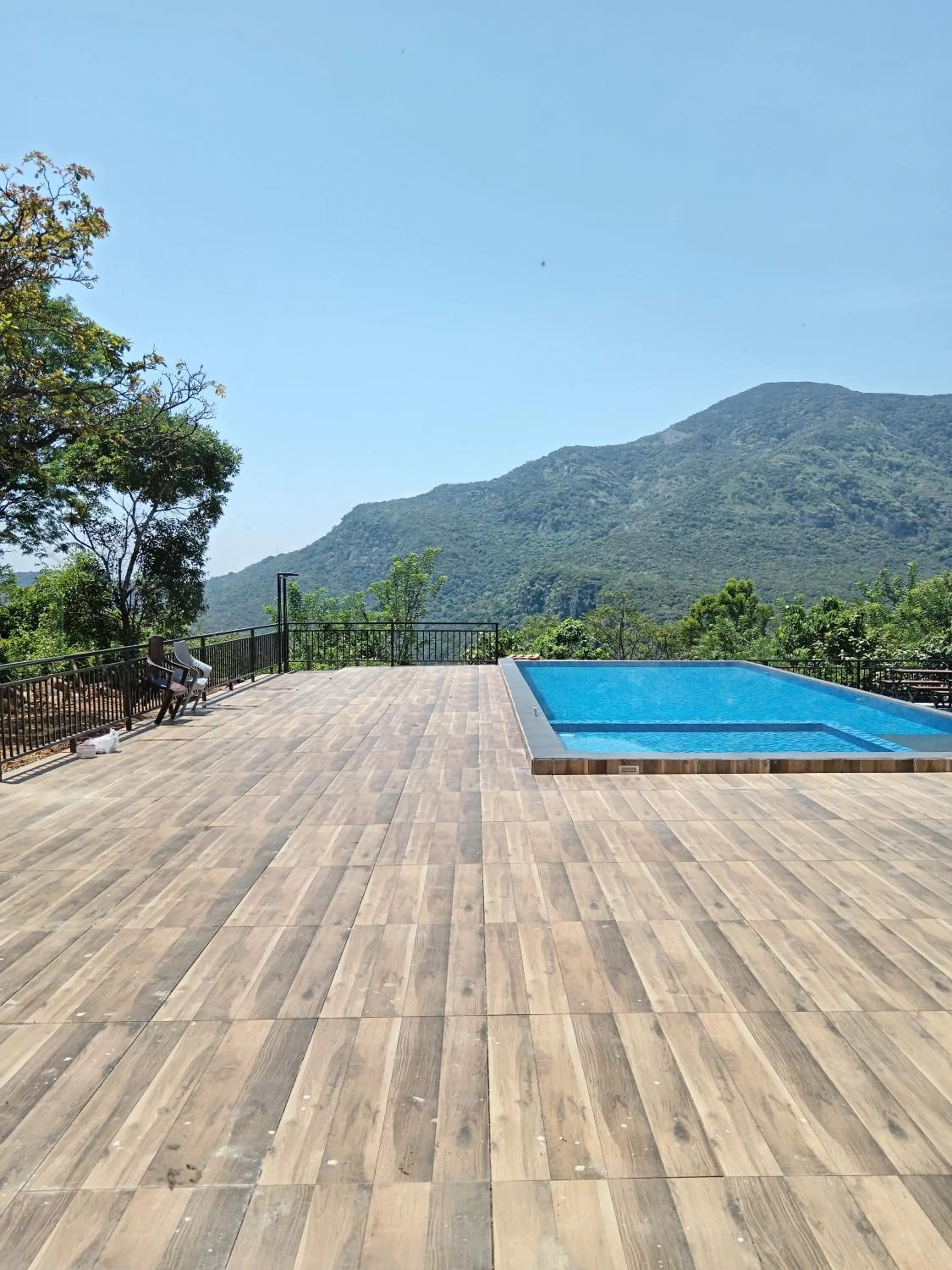 Swimming pool in CRYSTAL RIVERSTON DECK