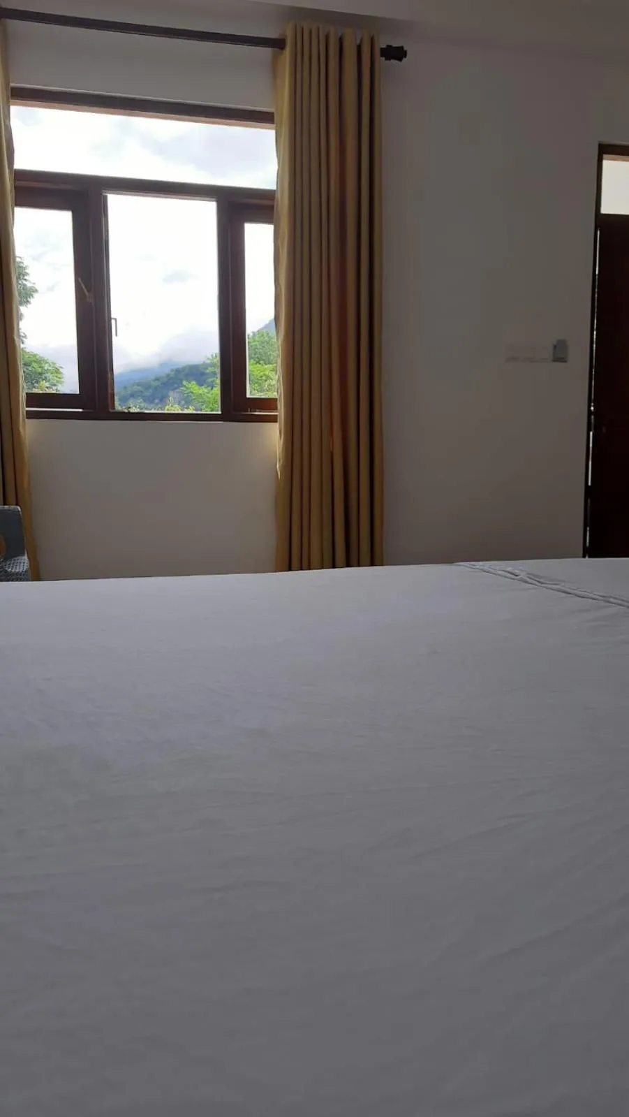 Mountain view, Bed in CRYSTAL RIVERSTON DECK