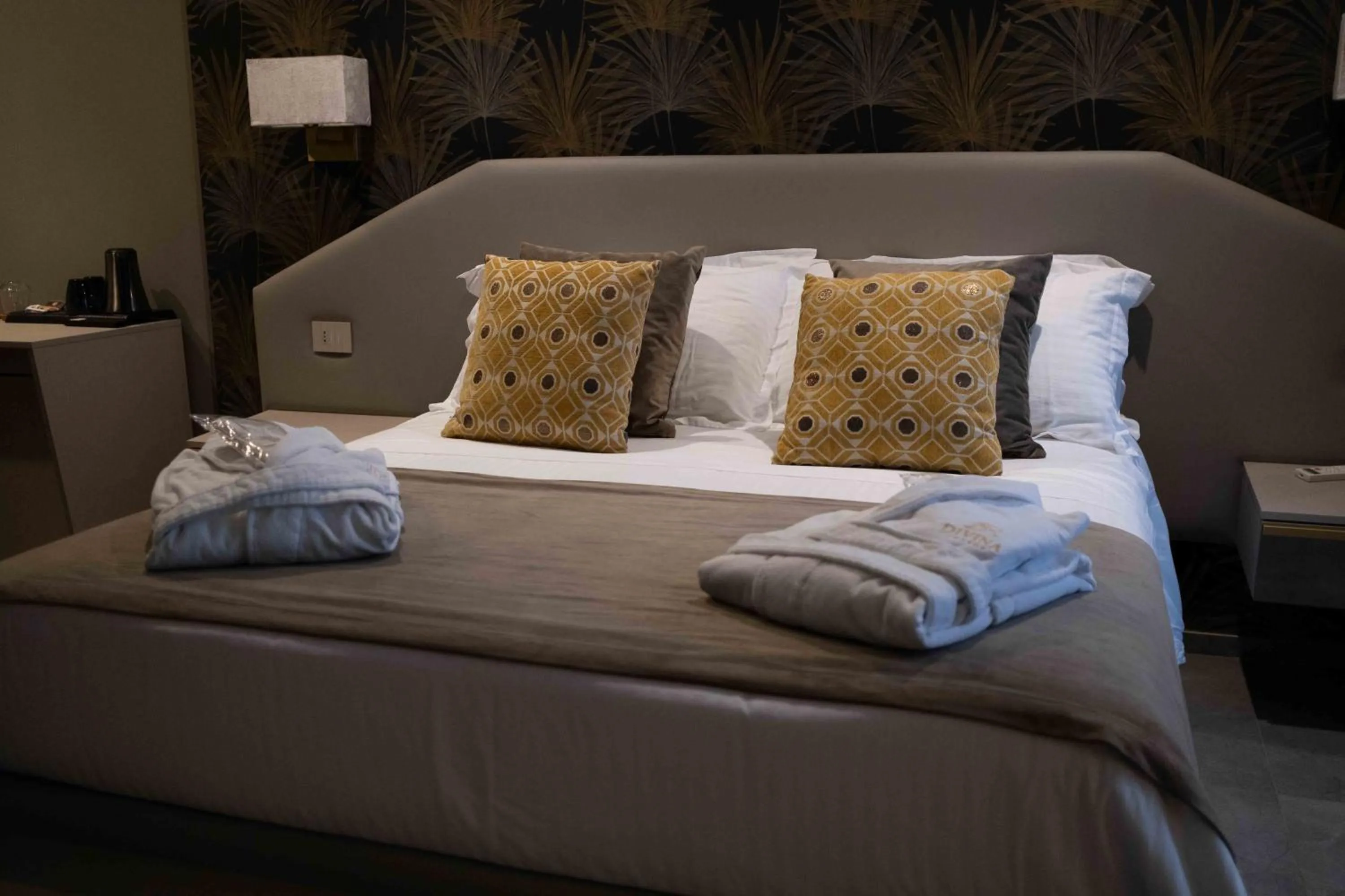 Bedroom, Bed in Divina Charme