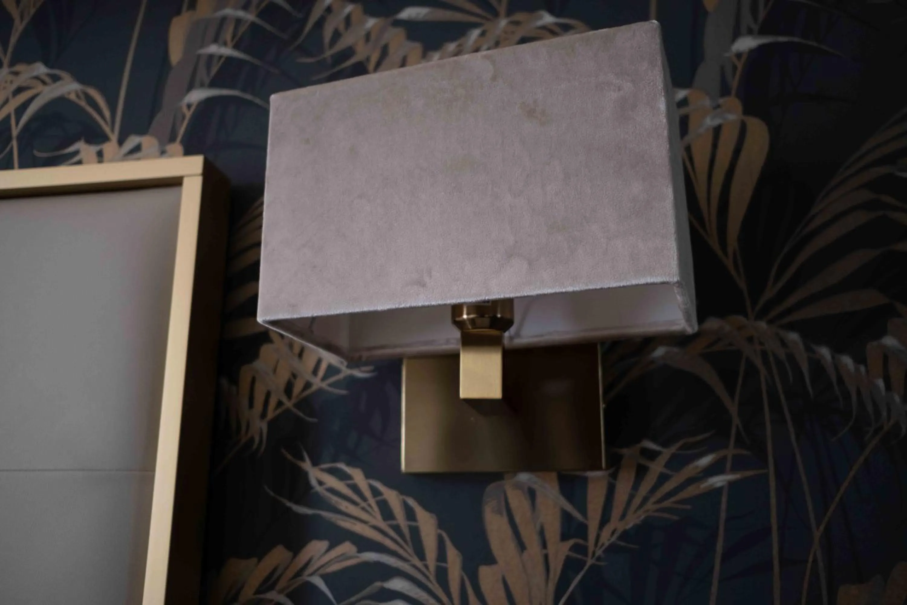 Decorative detail in Divina Charme