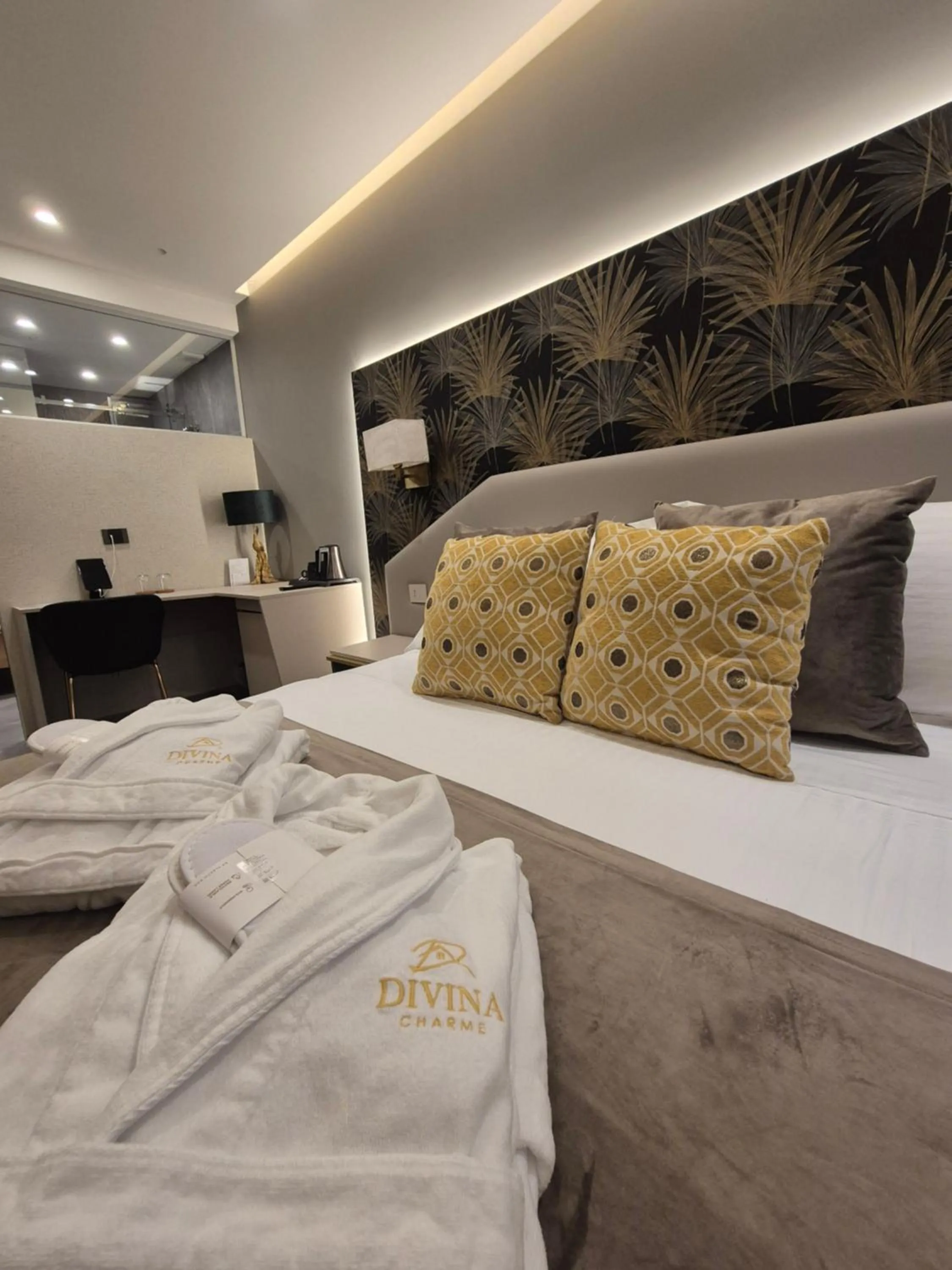 Bedroom, Bed in Divina Charme