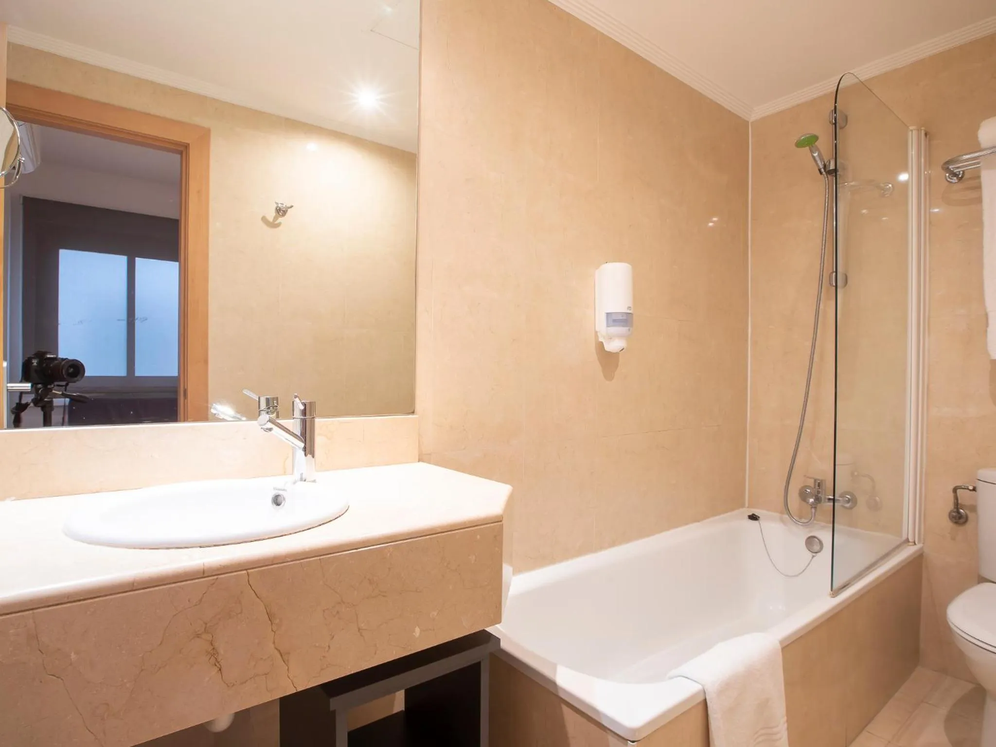 Bath in Sancho Ramirez