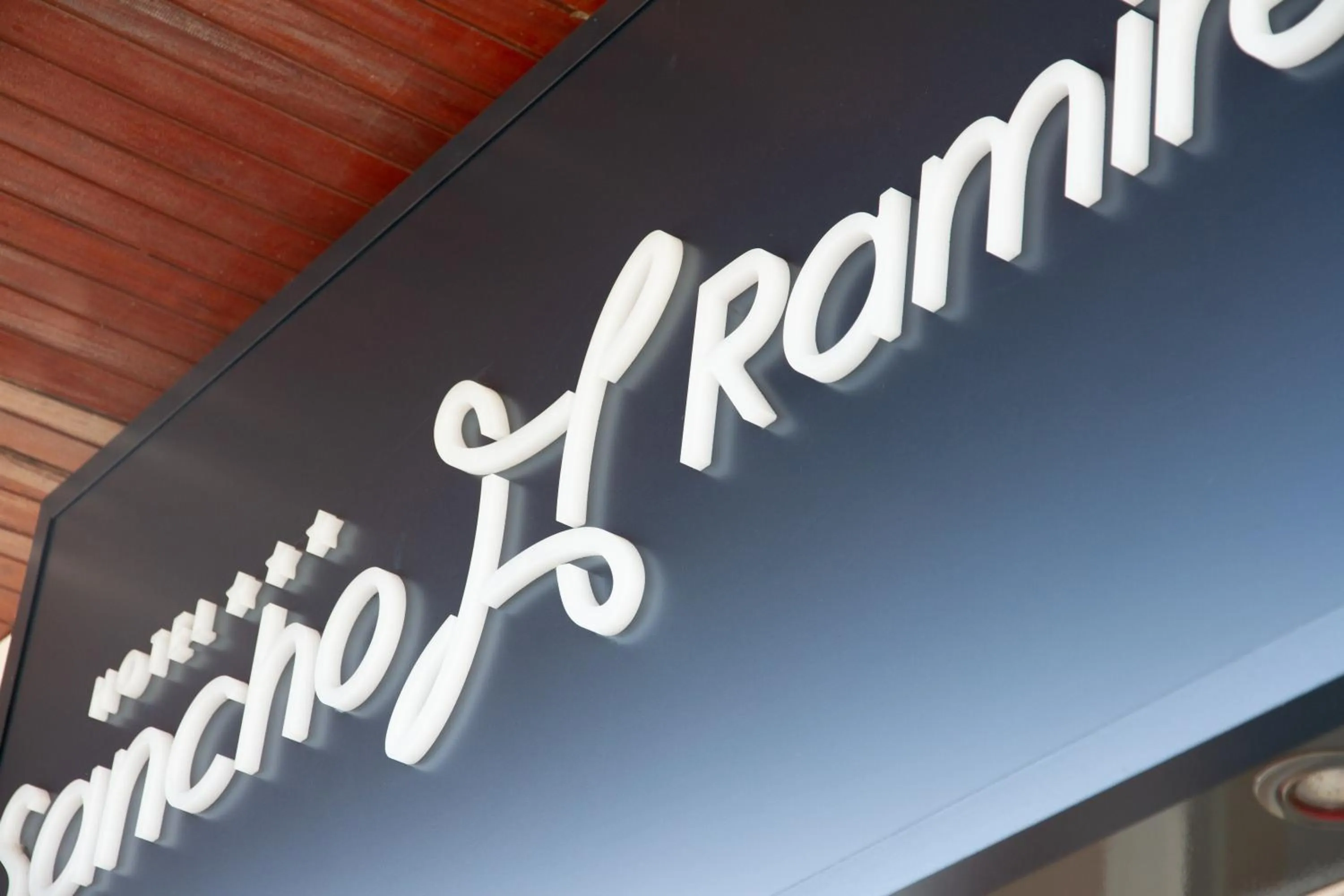 Property building in Sancho Ramirez