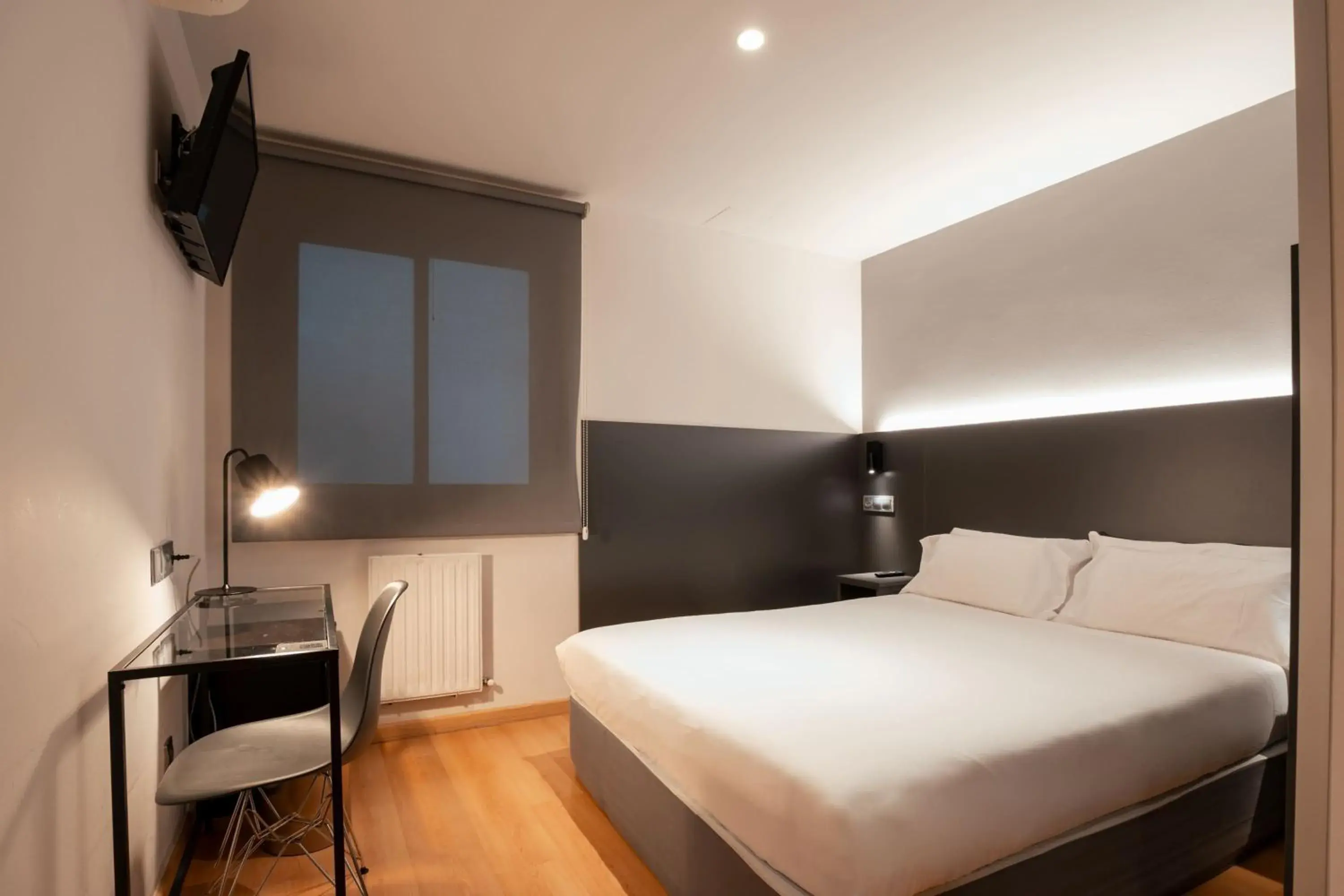 Double Room Single Use - single occupancy in Sancho Ramirez Double Room Single Use - single occupancy in Sancho Ramirez