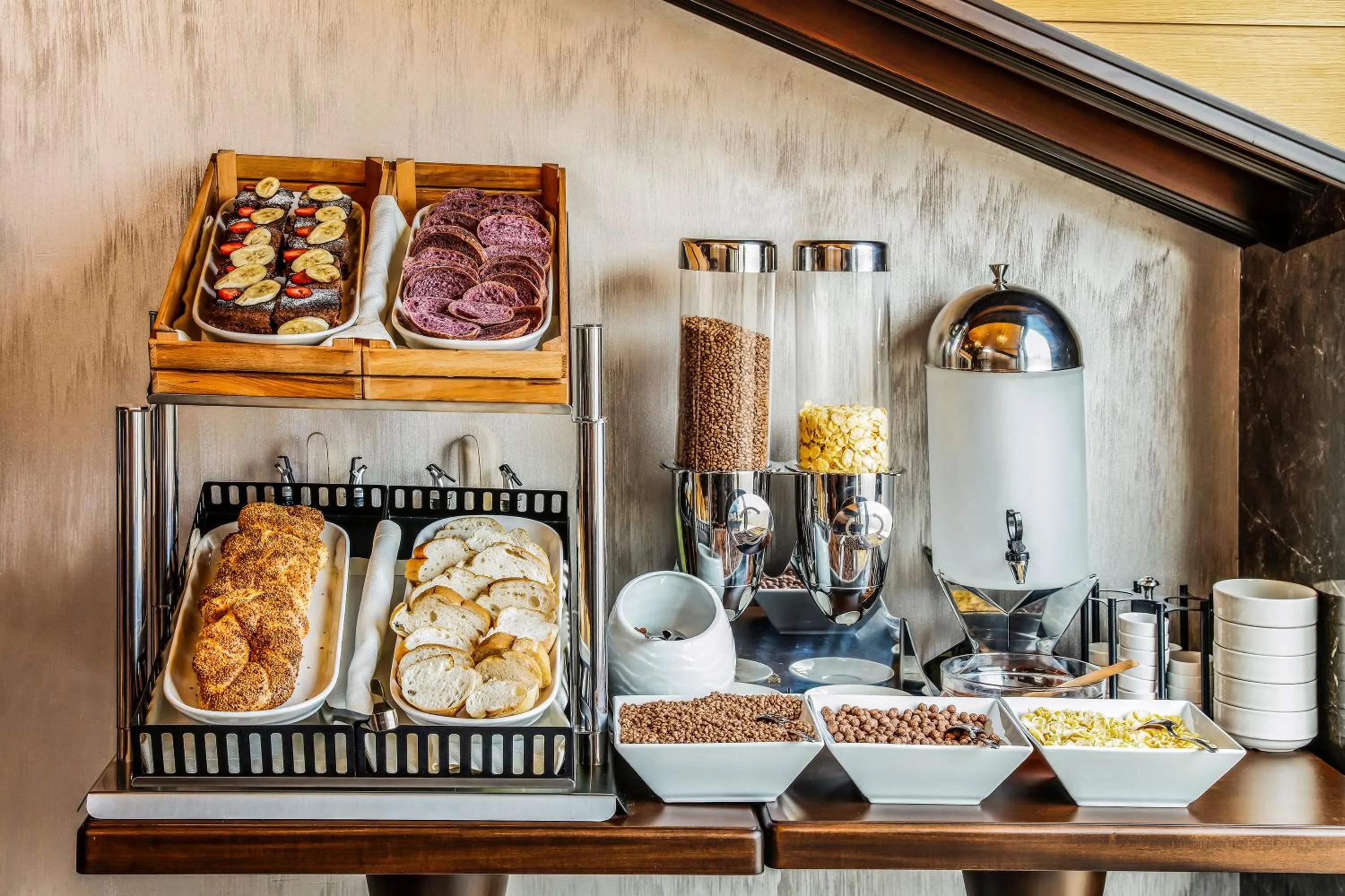 Buffet breakfast in MANORS HOTEL