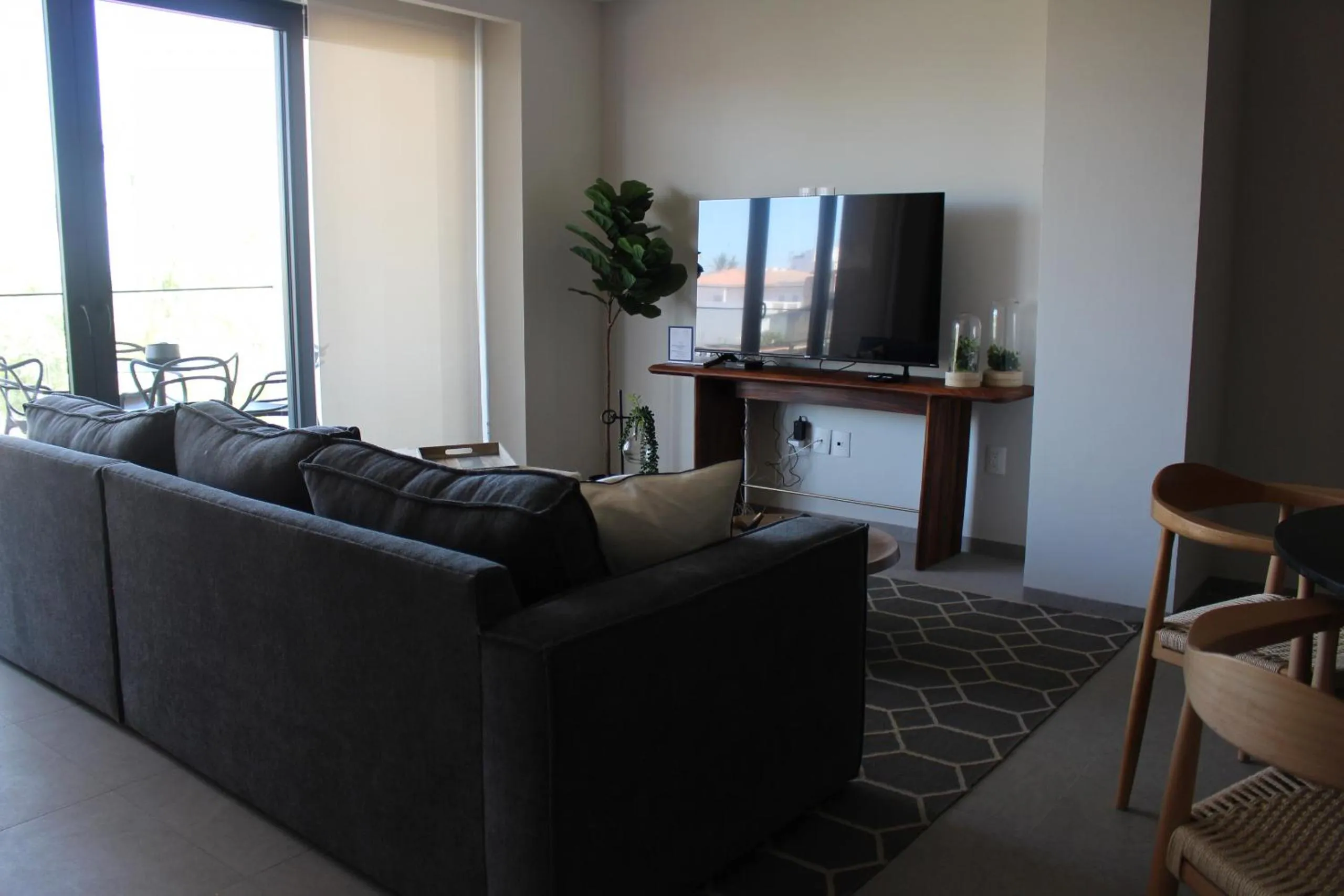 Communal lounge/ TV room in 105 Downtown