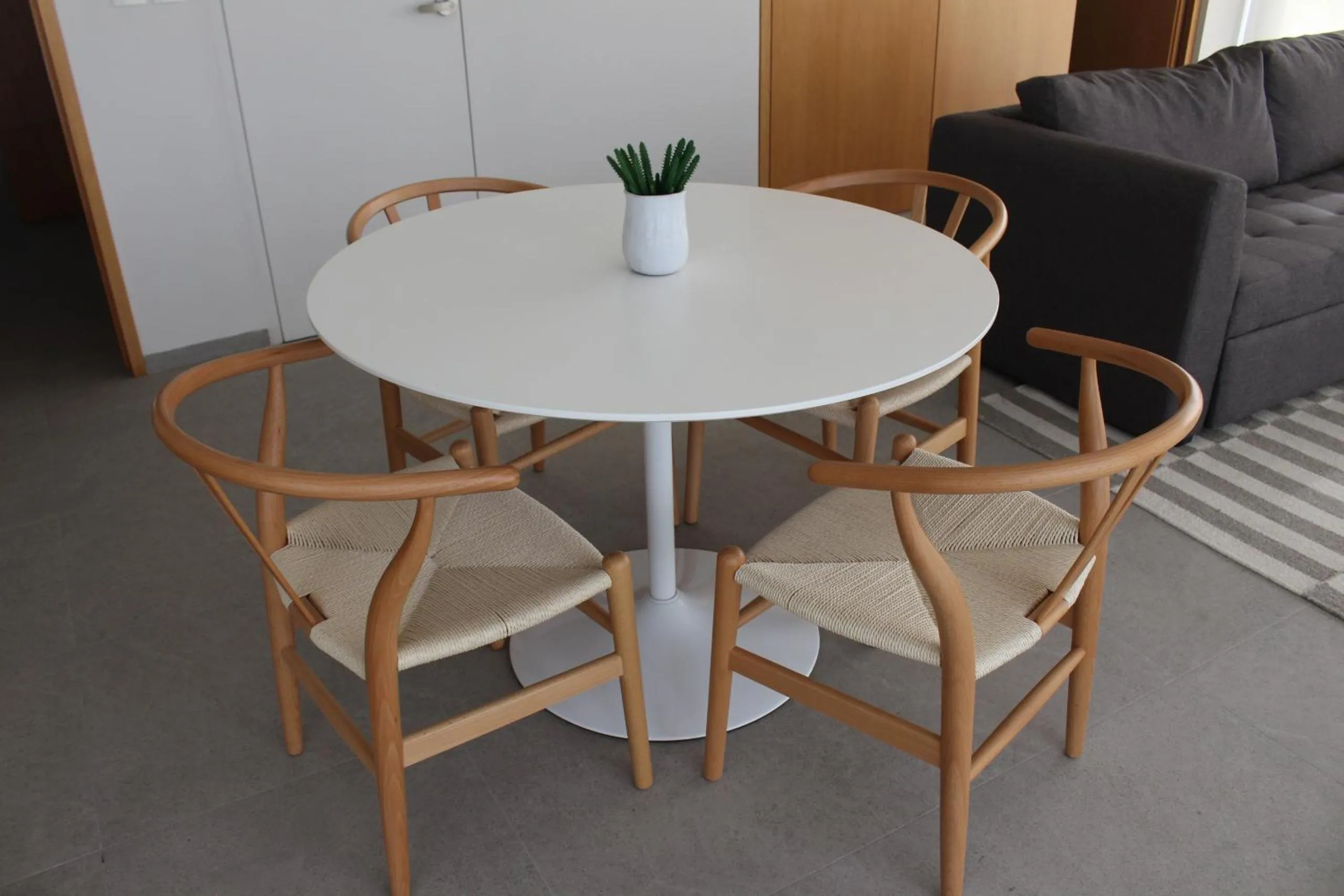 Dining area in 105 Downtown