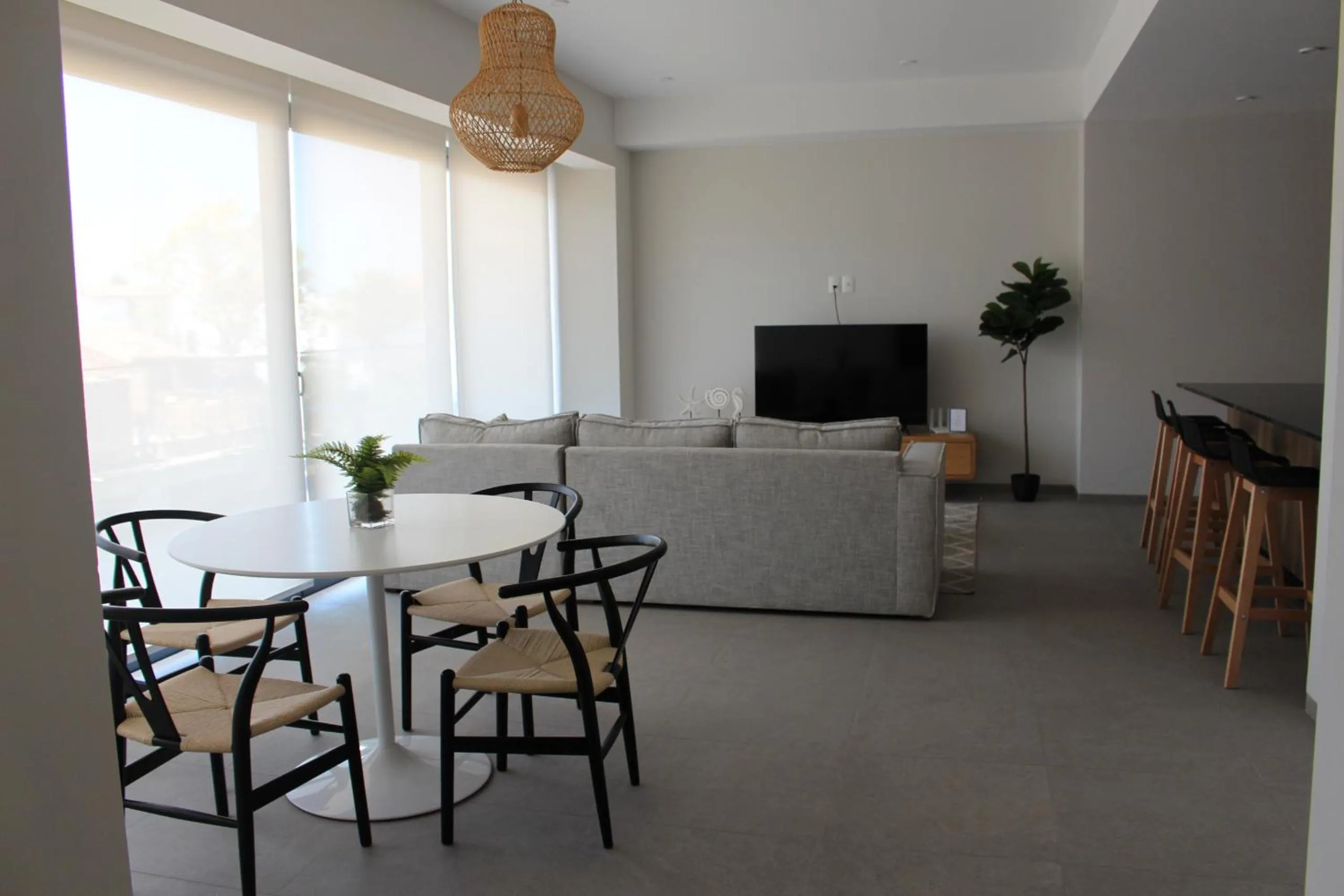 Dining area in 105 Downtown