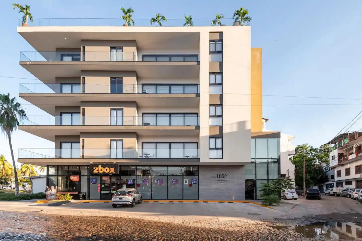 Property building in 105 Downtown