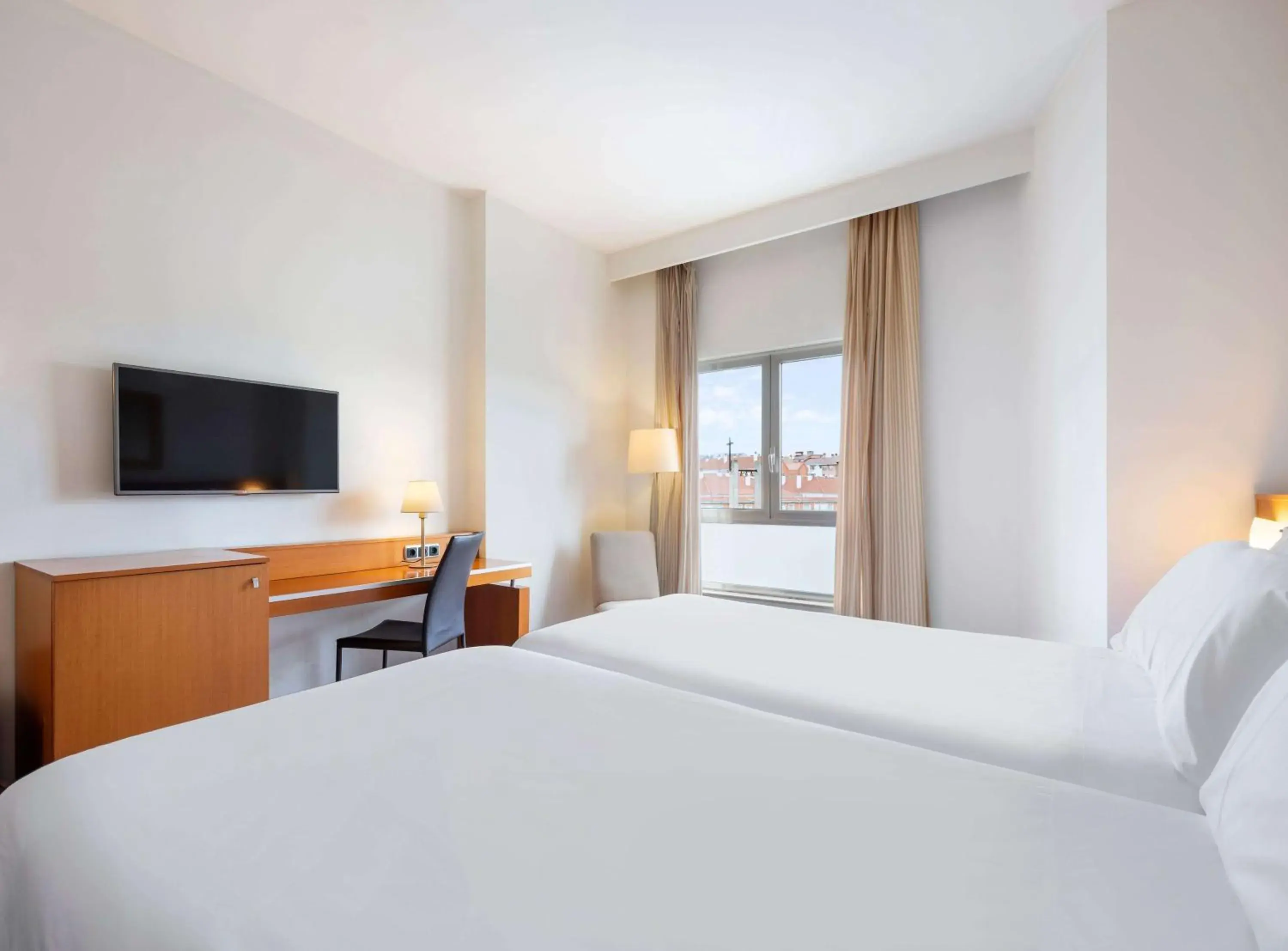 Standard Room in Hotel León Camino Affiliated by Meliá Standard Room in Hotel León Camino Affiliated by Meliá