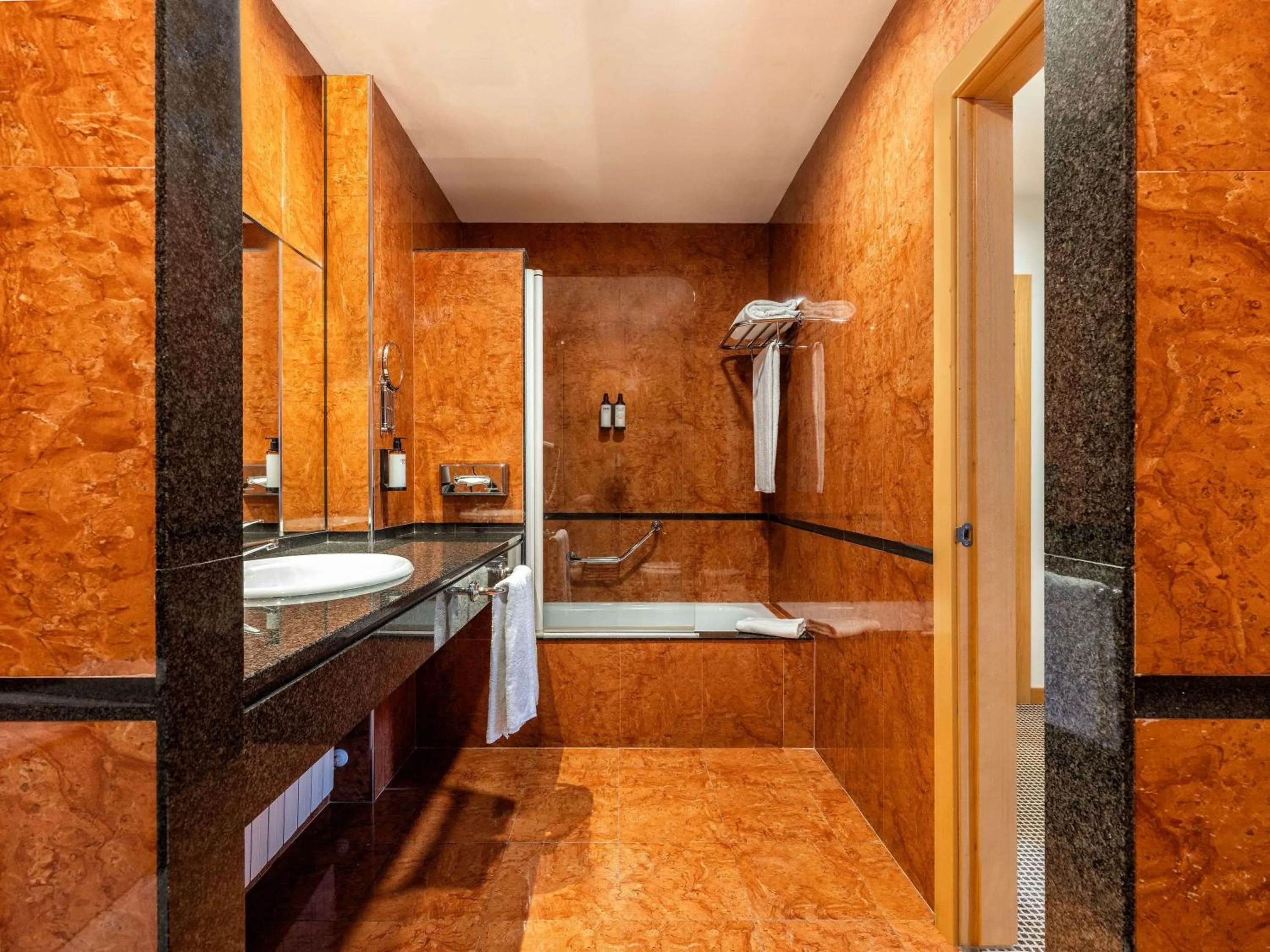 Bedroom in Hotel Zentral León