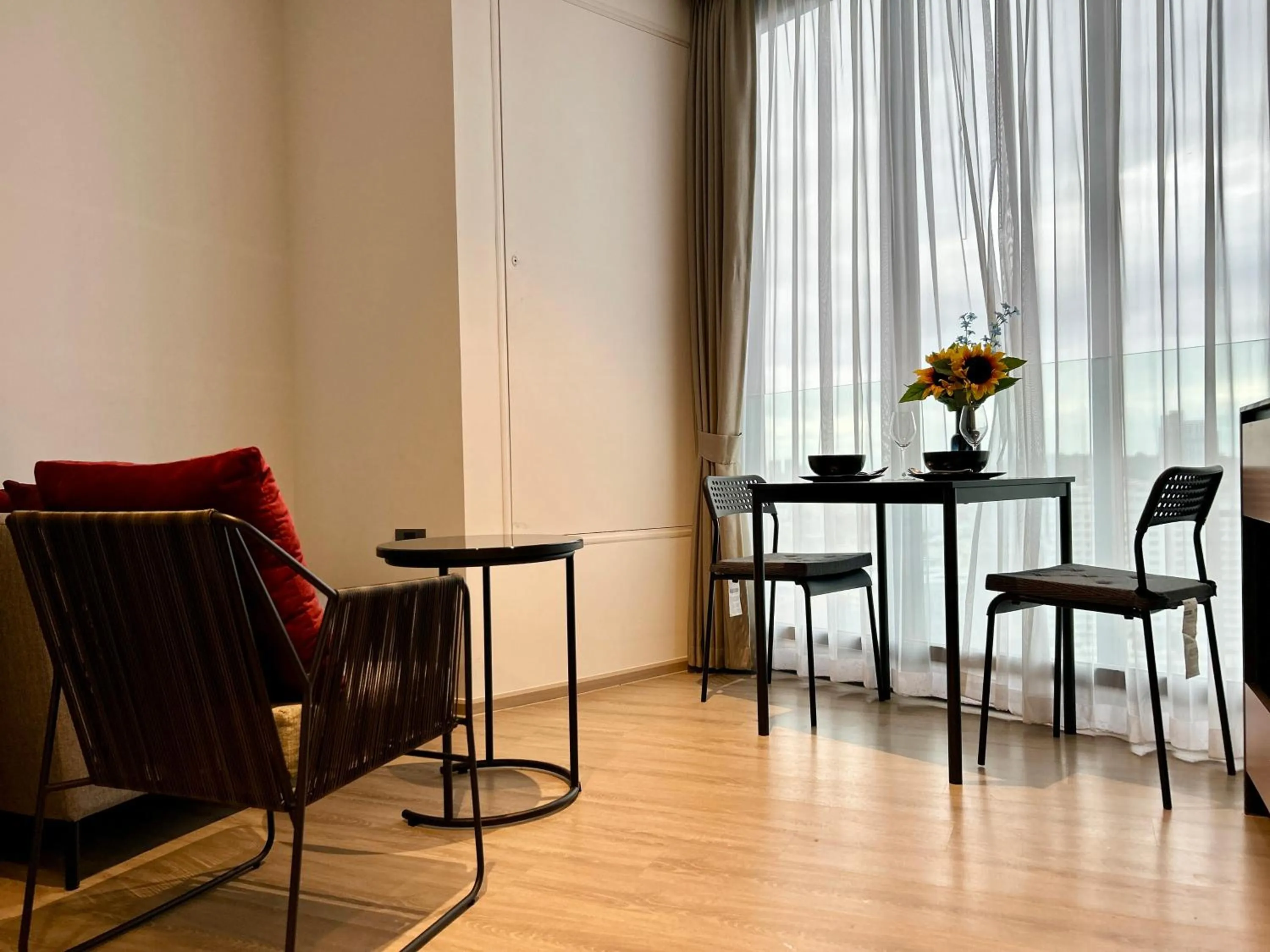 Living room in Edge Central Pattaya By YoYo