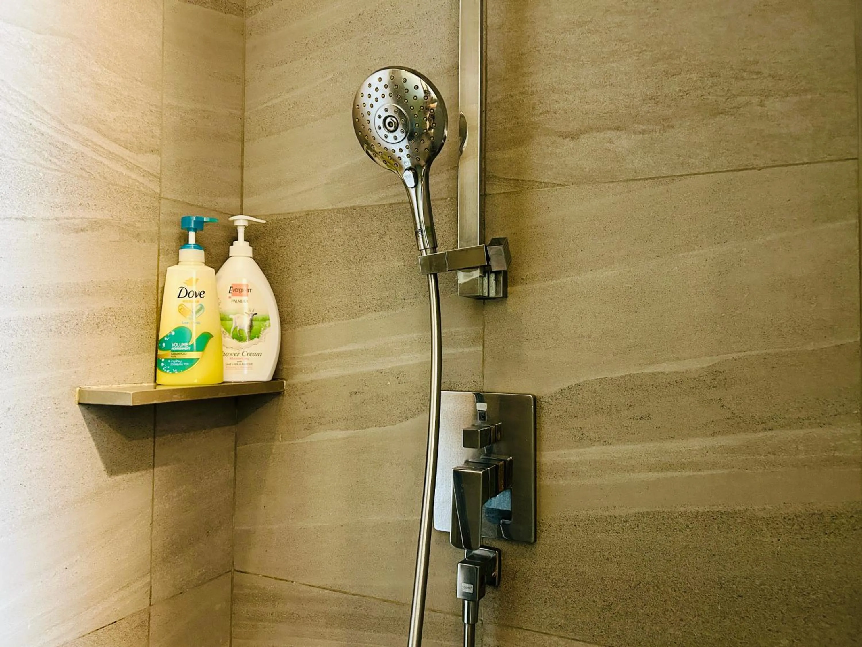 Toilet in Edge Central Pattaya By YoYo