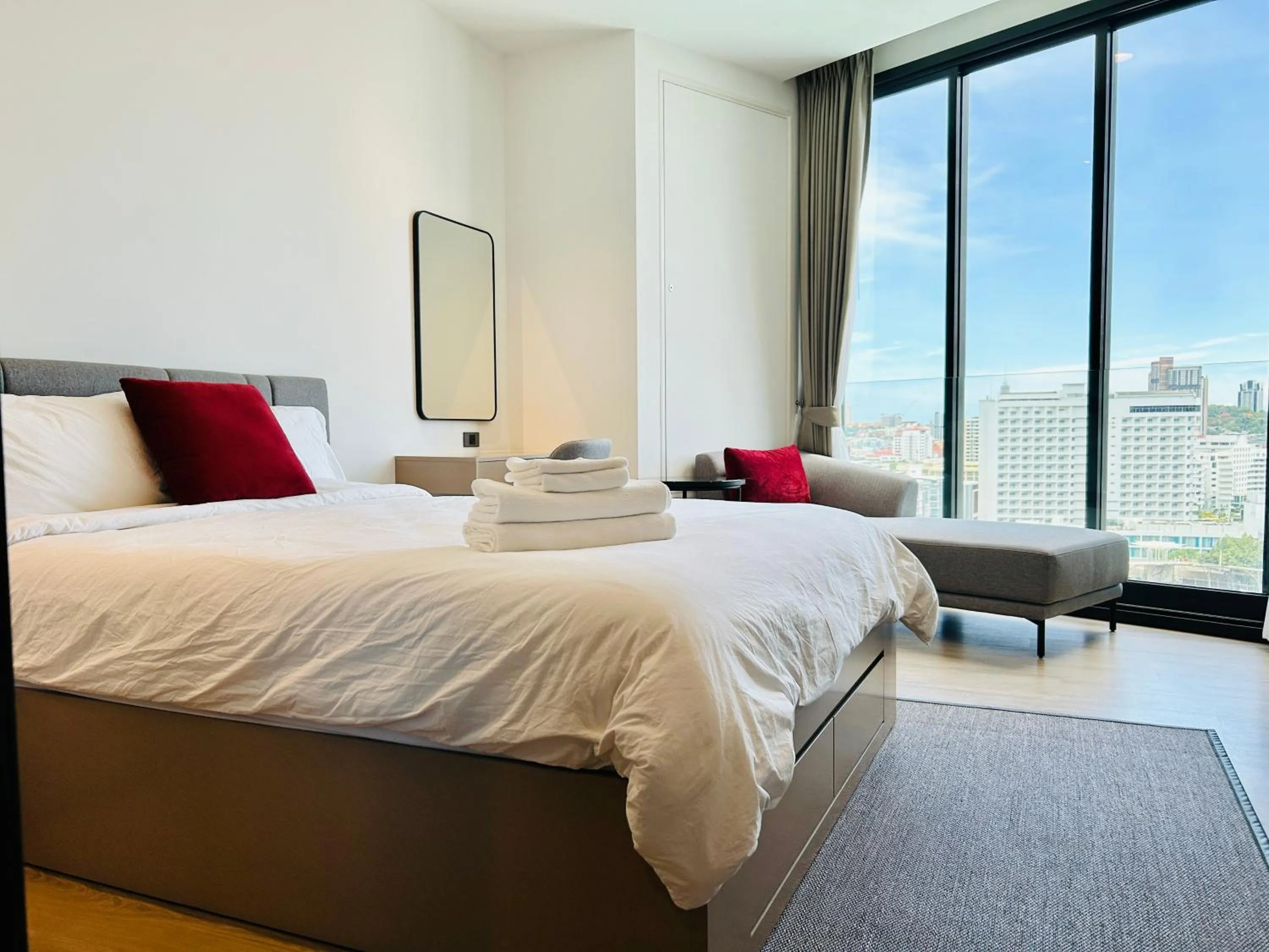 Bed in Edge Central Pattaya By YoYo