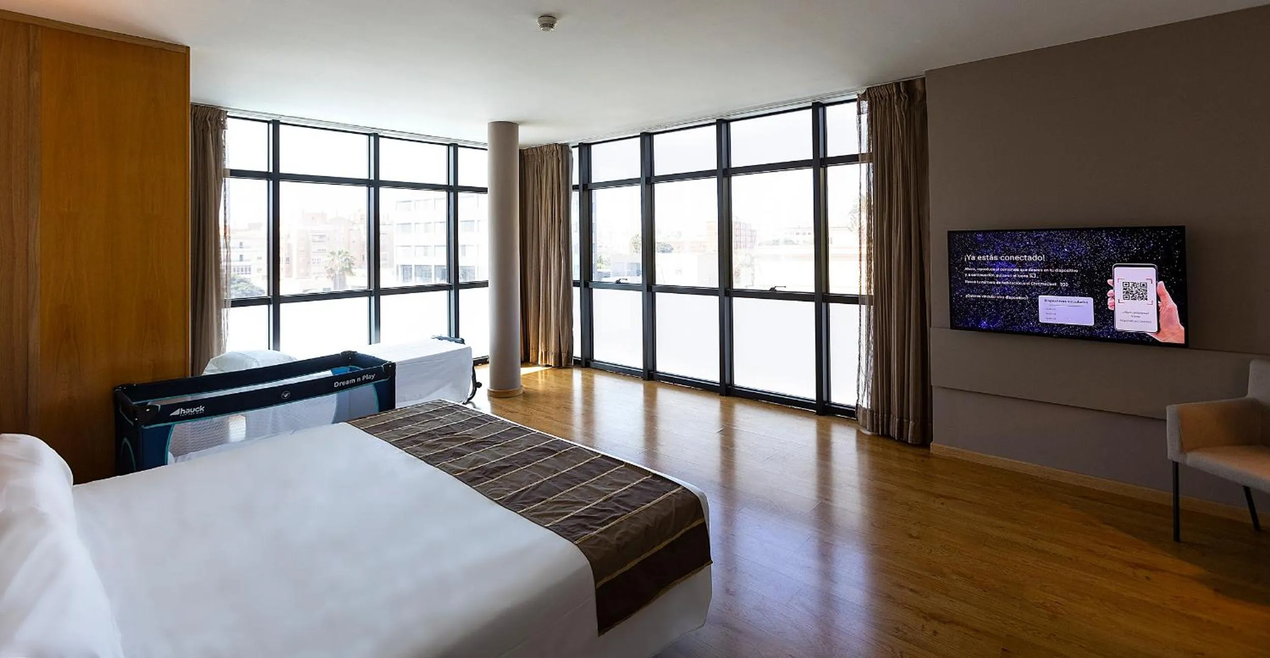 Photo of the whole room, Bed in Vértice Indalo Almería