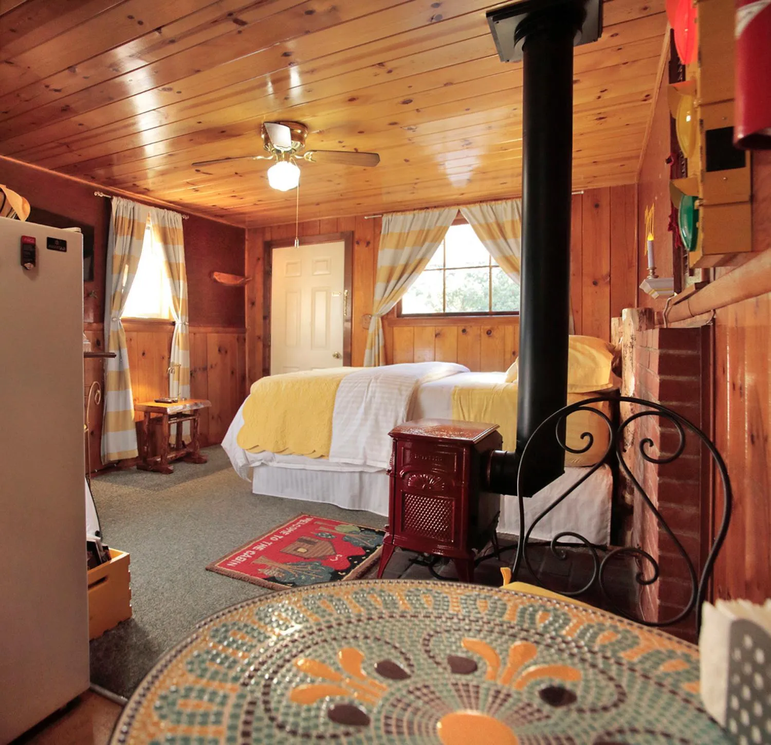 Bed in Idyllwild Inn