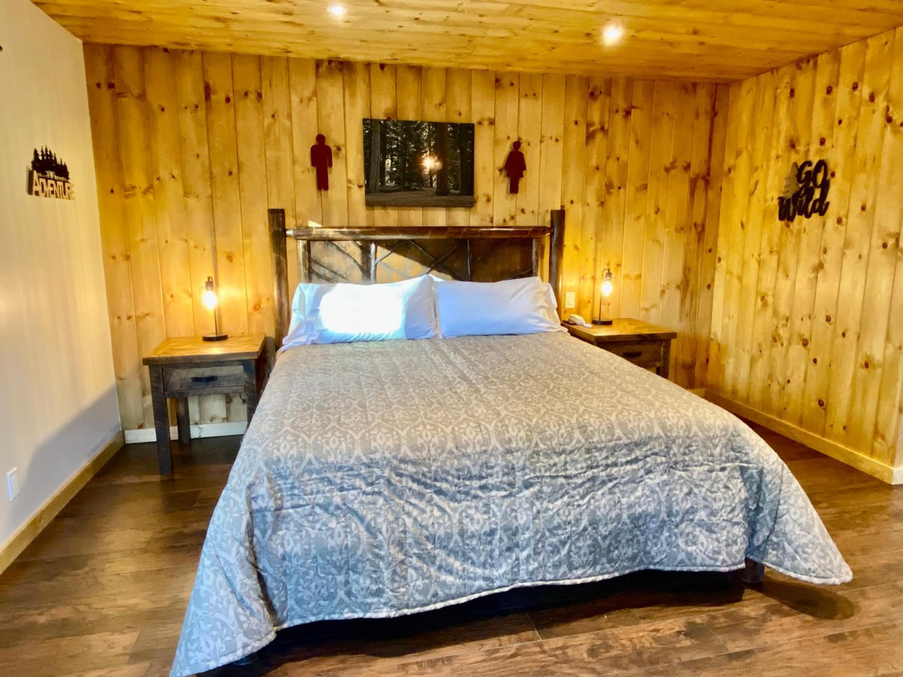 Bed in Idyllwild Inn