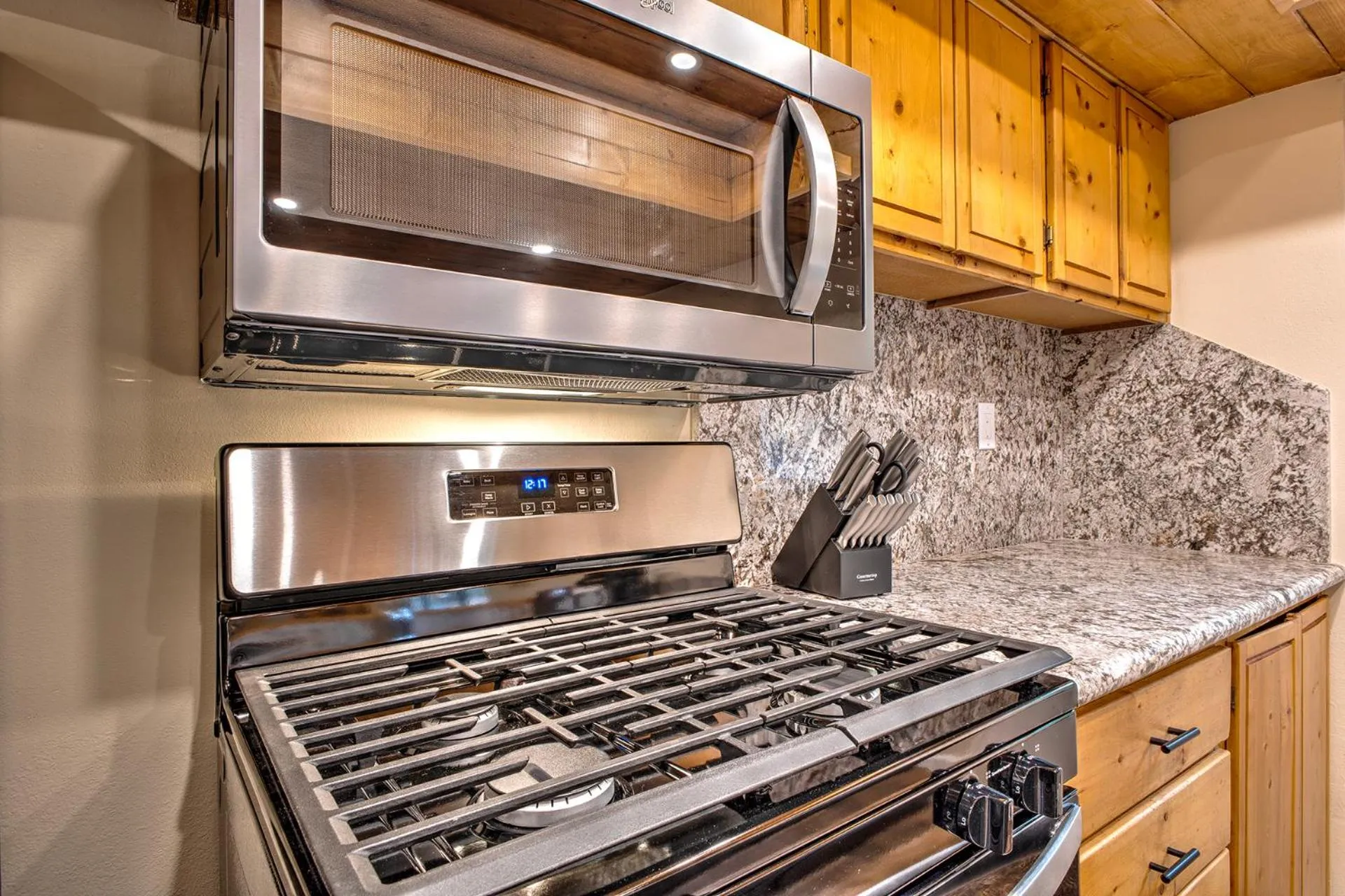 pet friendly in Idyllwild Inn