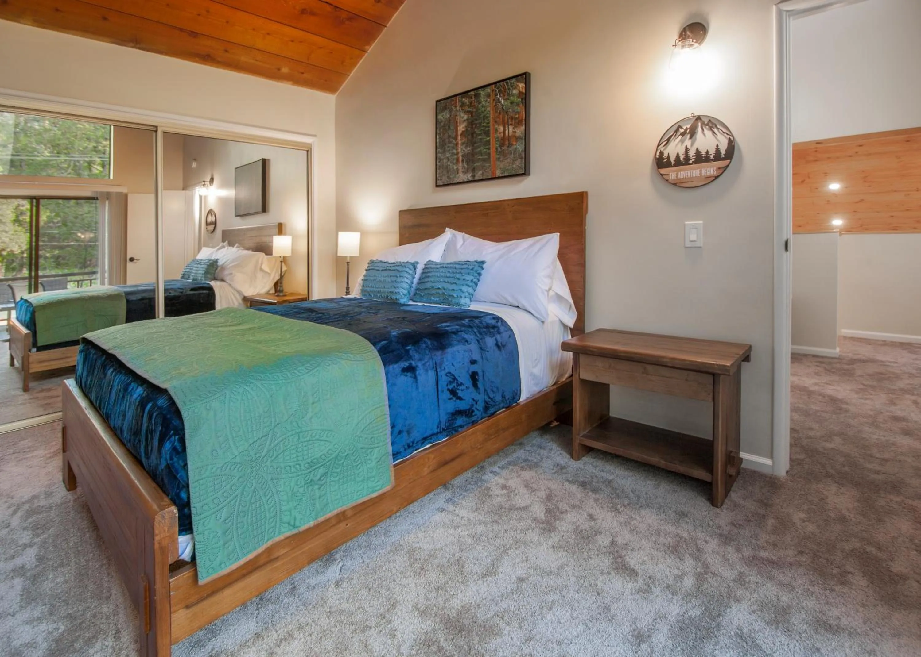 Bed in Idyllwild Inn