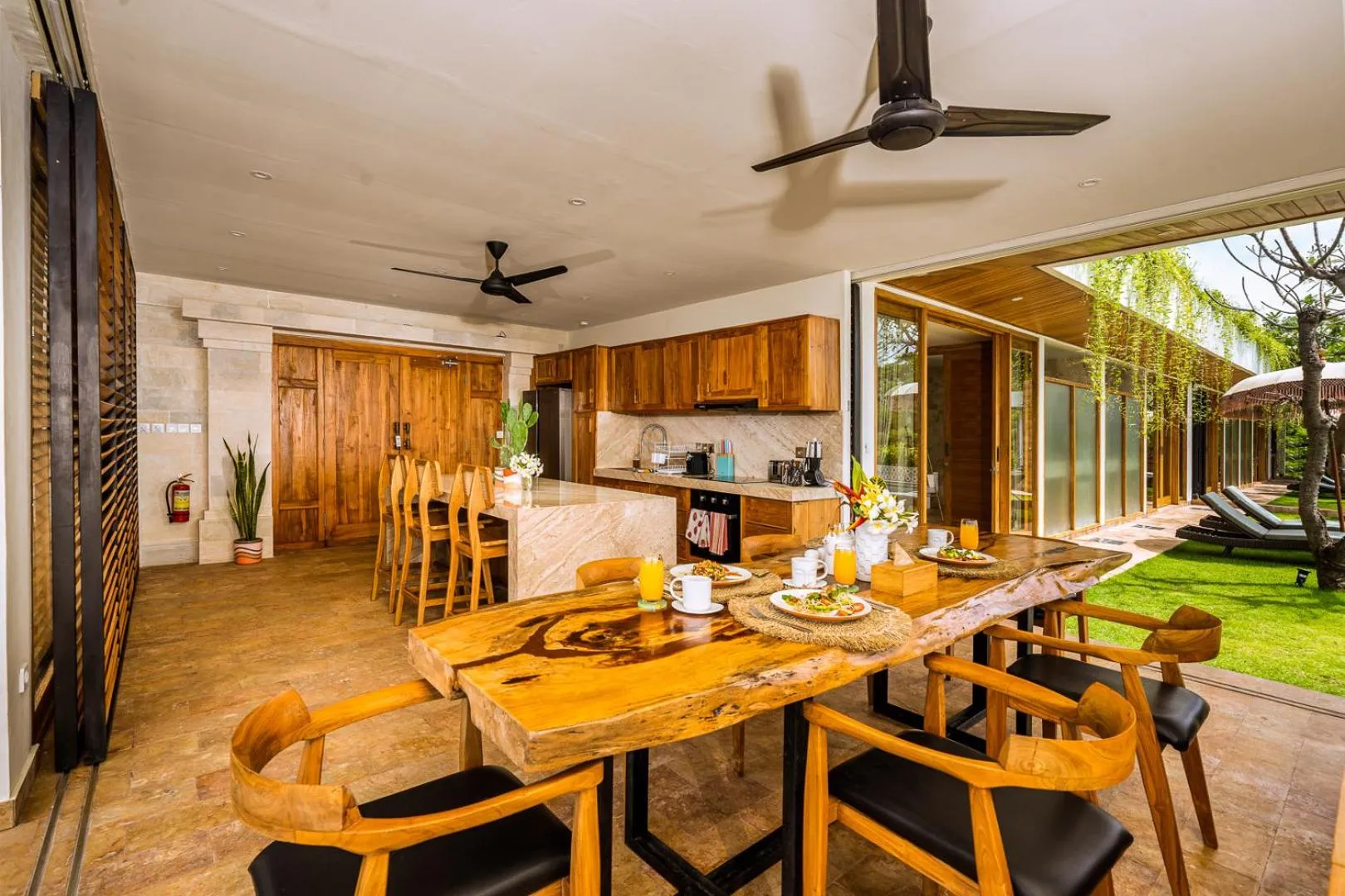 Day in Uluwatu Sunset Hills