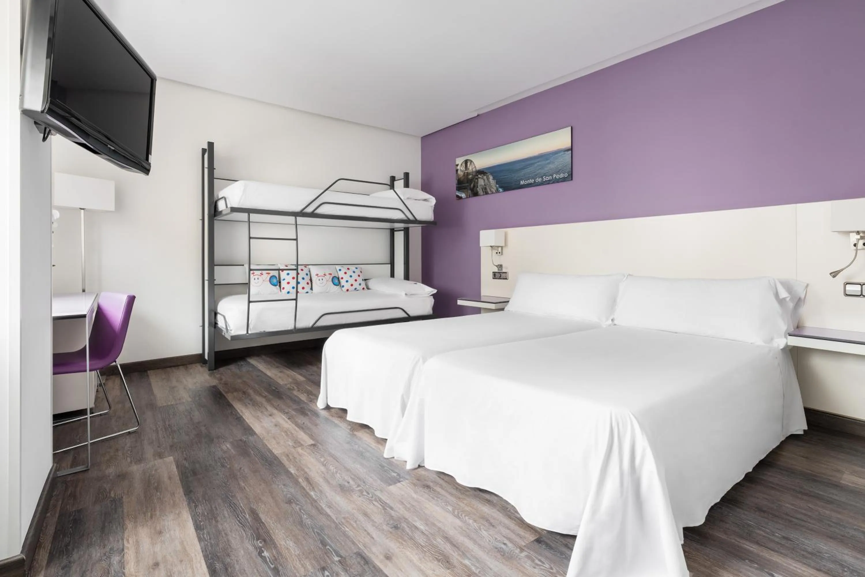 TV and multimedia, Bed in Exe Coruña