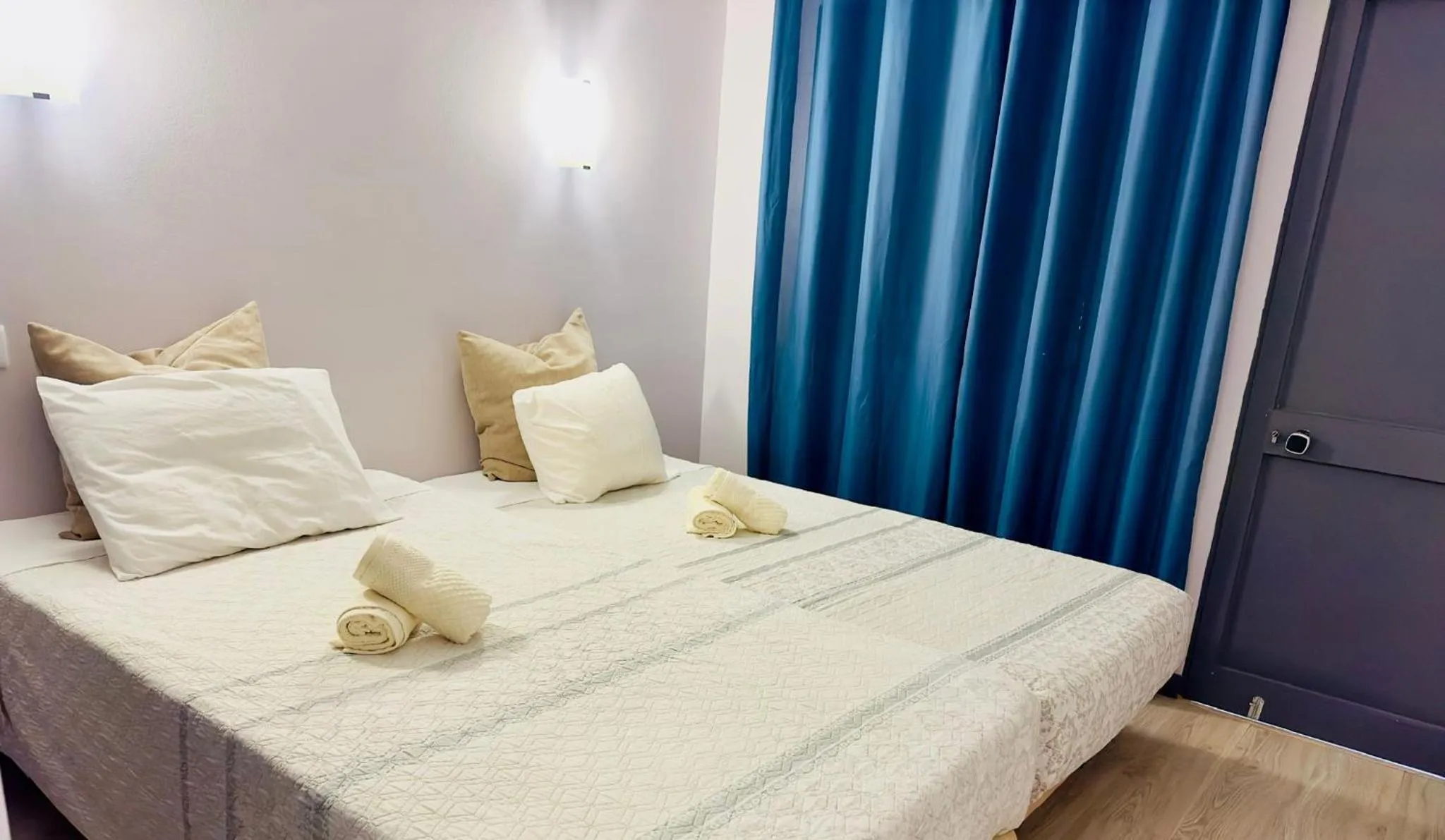 Photo of the whole room, Bed in Alojamento Central I - Funchal