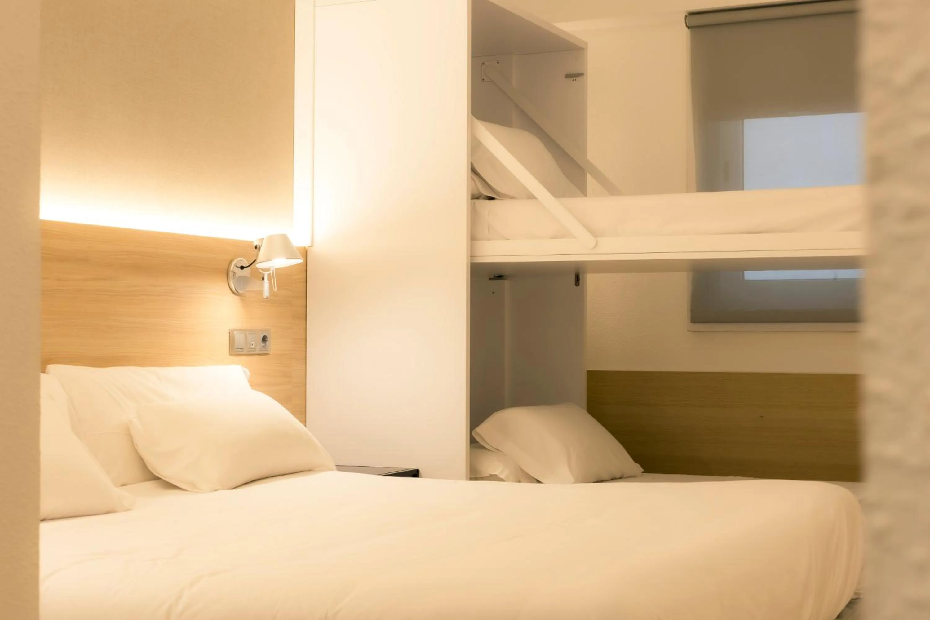 bunk bed, Bed in Hotel Burlada