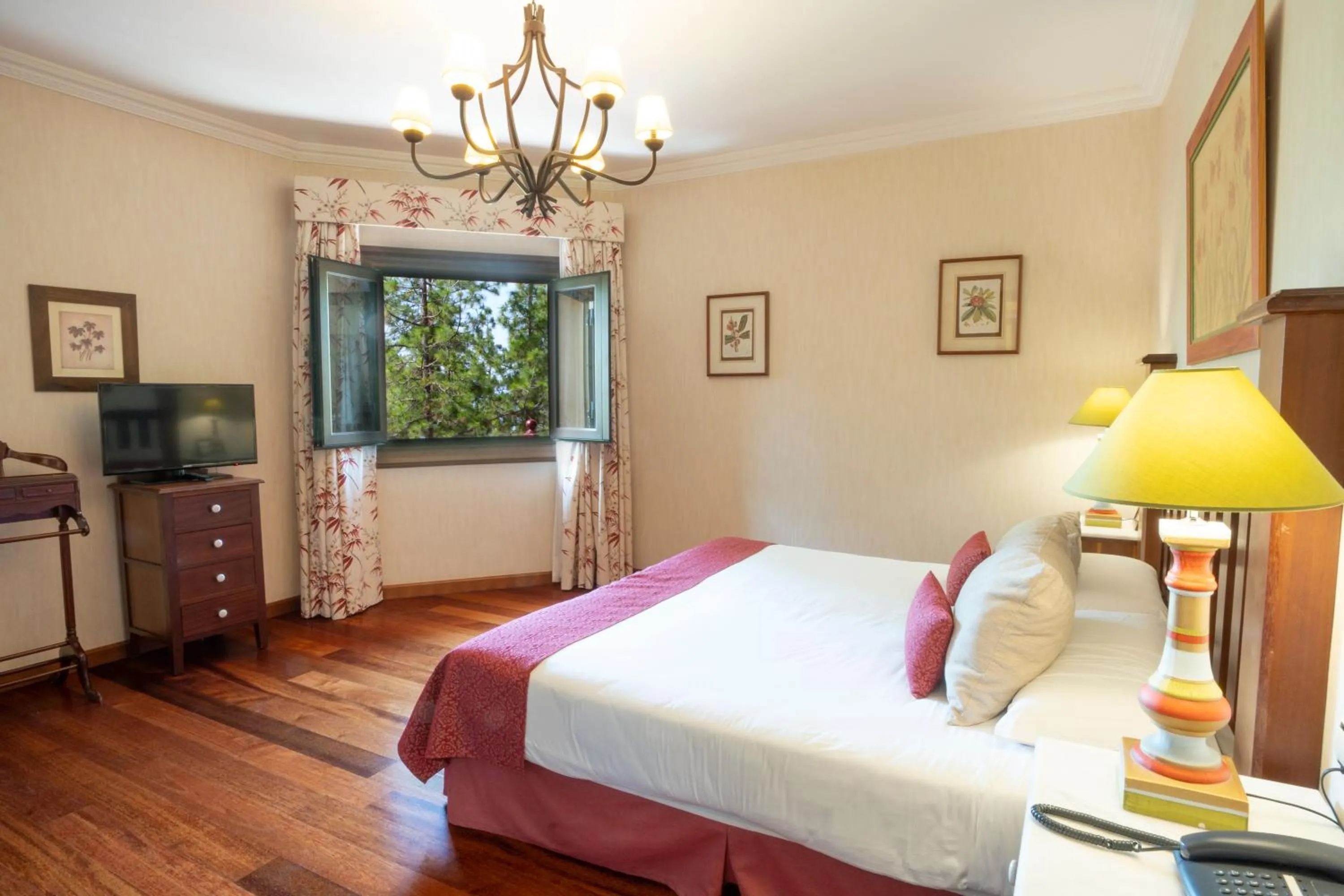 Bed in Hotel Spa Villalba