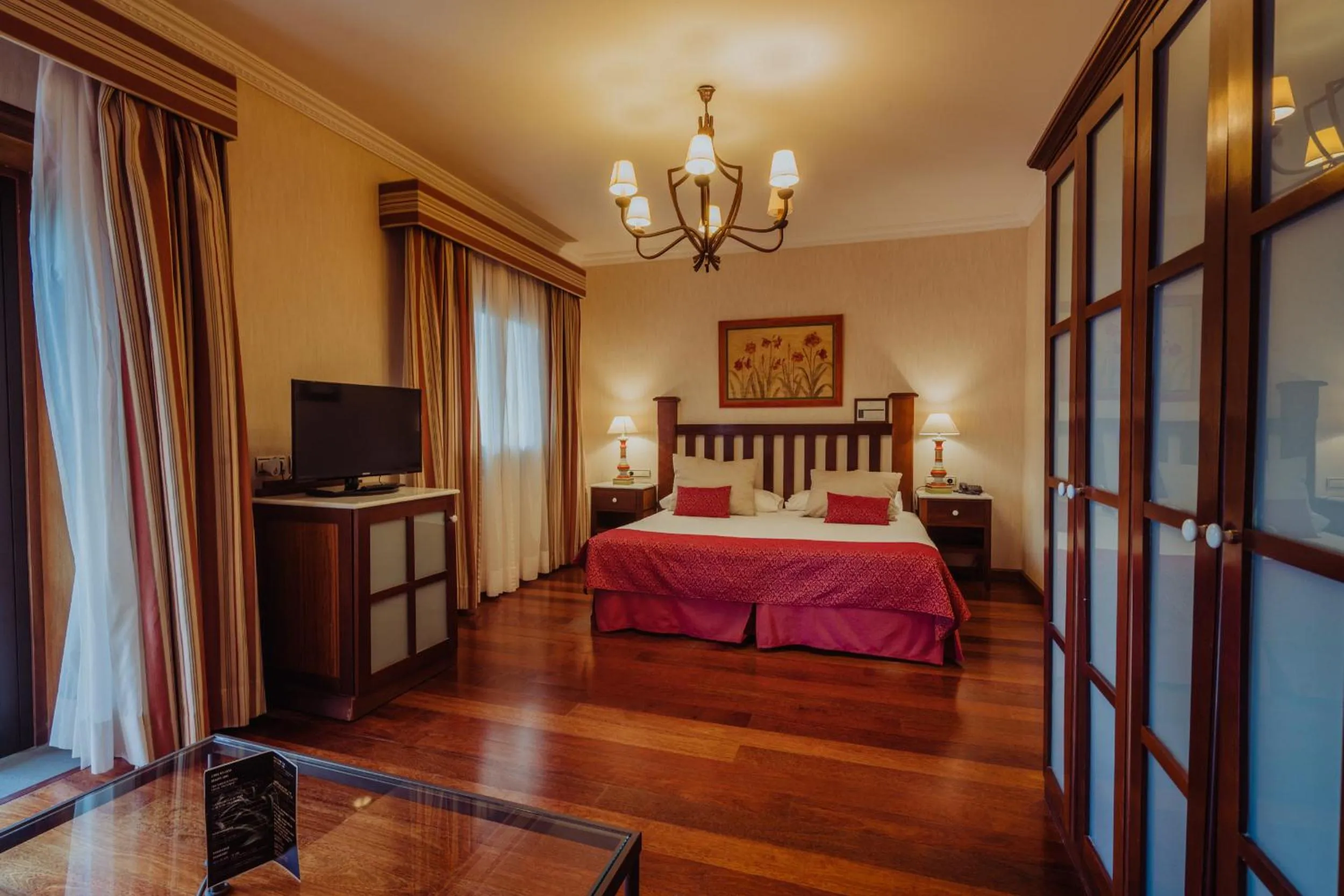 Bedroom, Bed in Hotel Spa Villalba